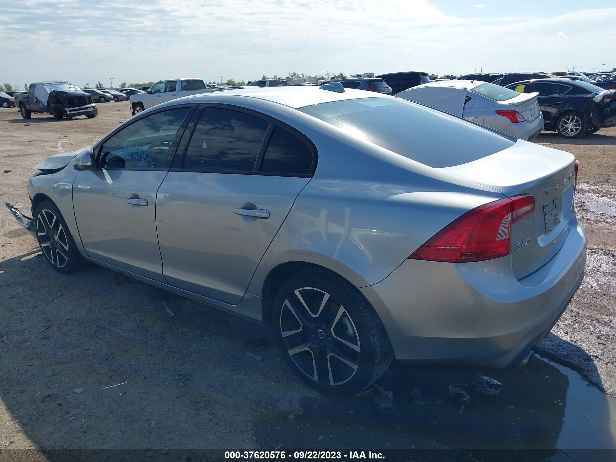 Photo 2 VIN: YV140MTL5J2457756 - VOLVO S60 