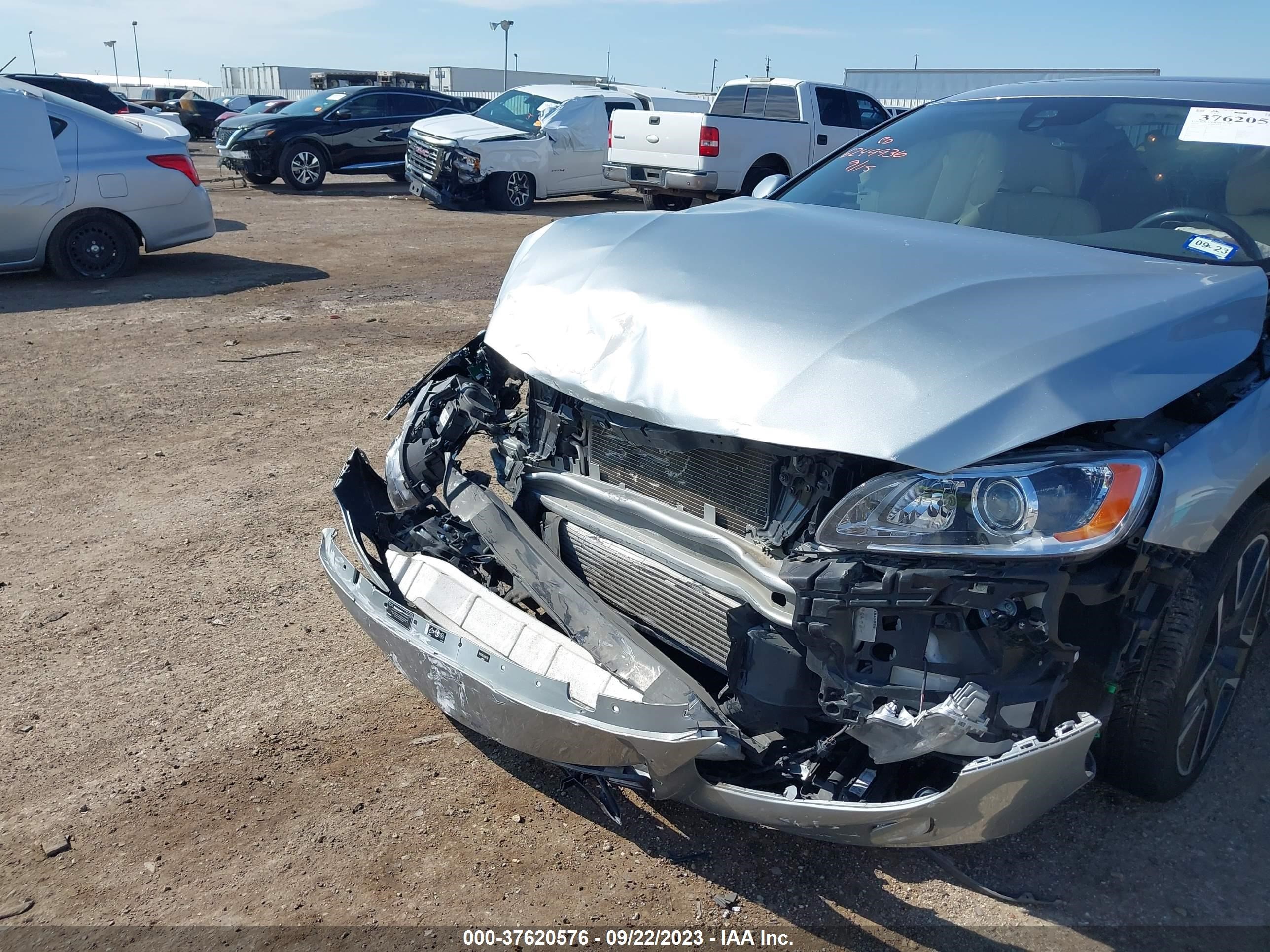 Photo 5 VIN: YV140MTL5J2457756 - VOLVO S60 