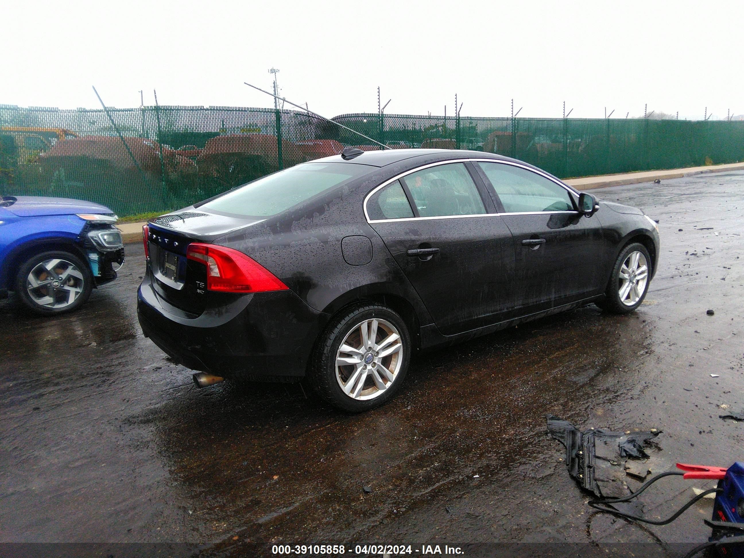 Photo 3 VIN: YV1612FH9D2204574 - VOLVO S60 