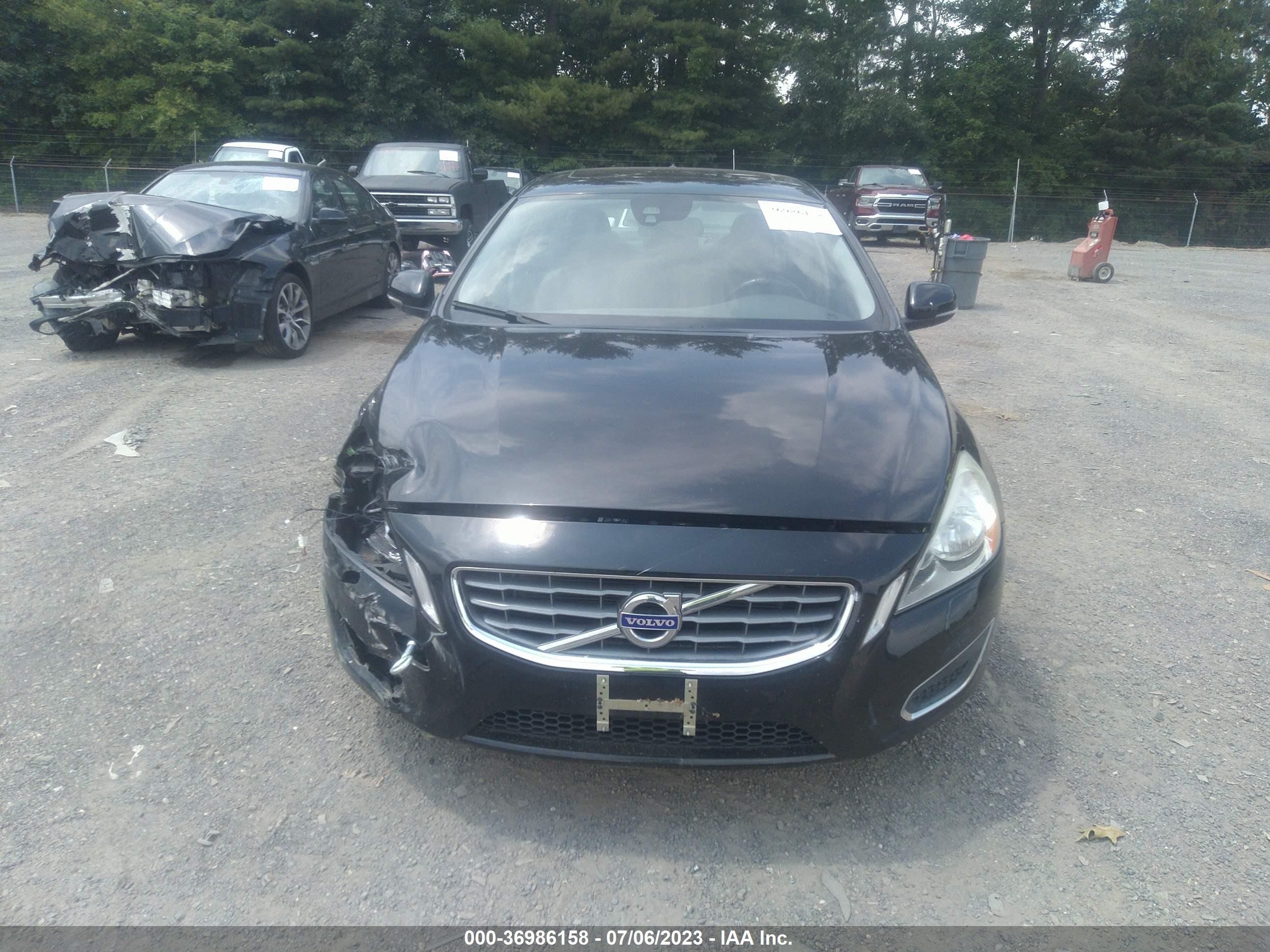 Photo 11 VIN: YV1612FS3D2204615 - VOLVO S60 