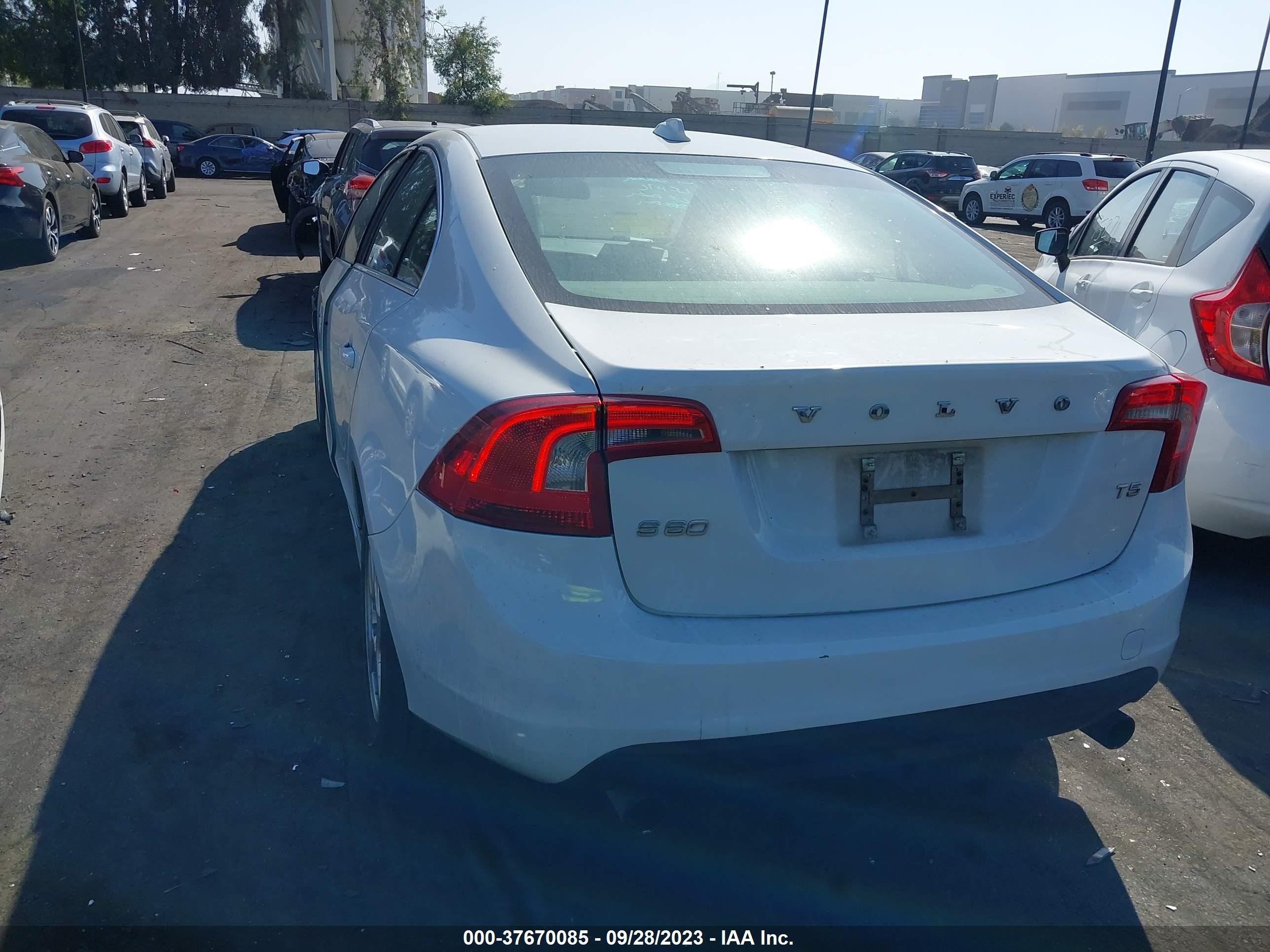 Photo 2 VIN: YV1622FS0C2139380 - VOLVO S60 