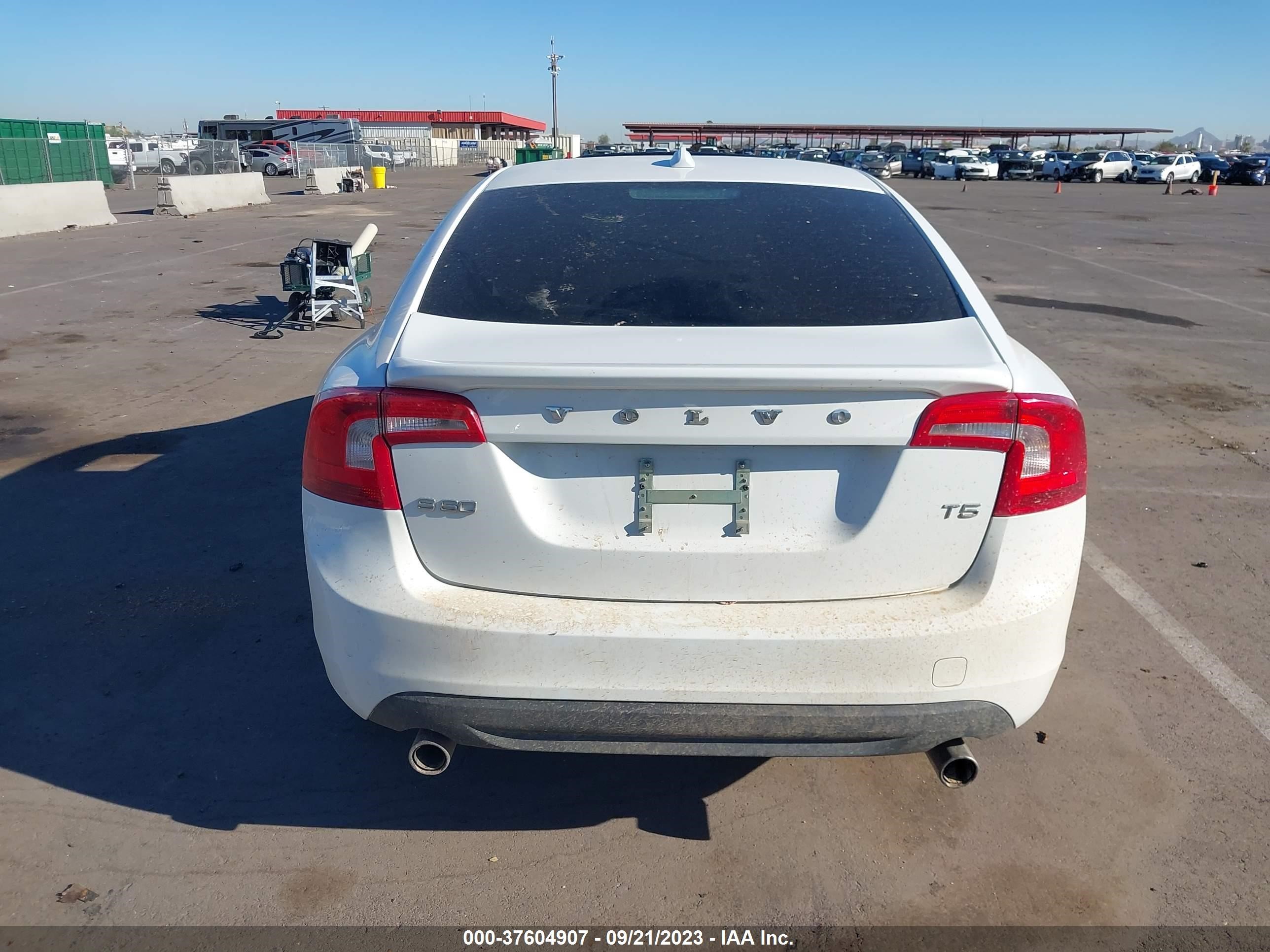 Photo 15 VIN: YV1622FS8C2131379 - VOLVO S60 