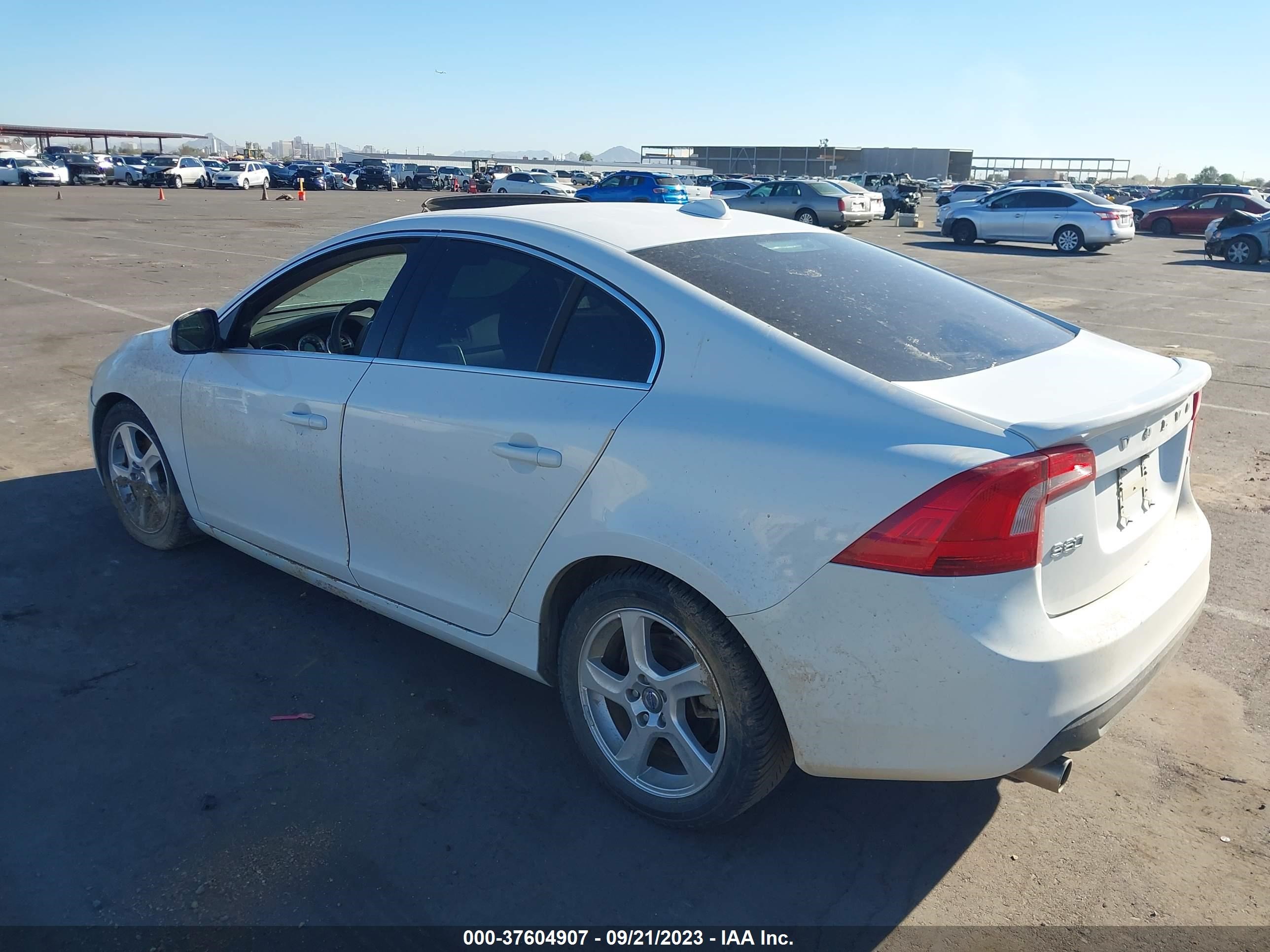 Photo 2 VIN: YV1622FS8C2131379 - VOLVO S60 