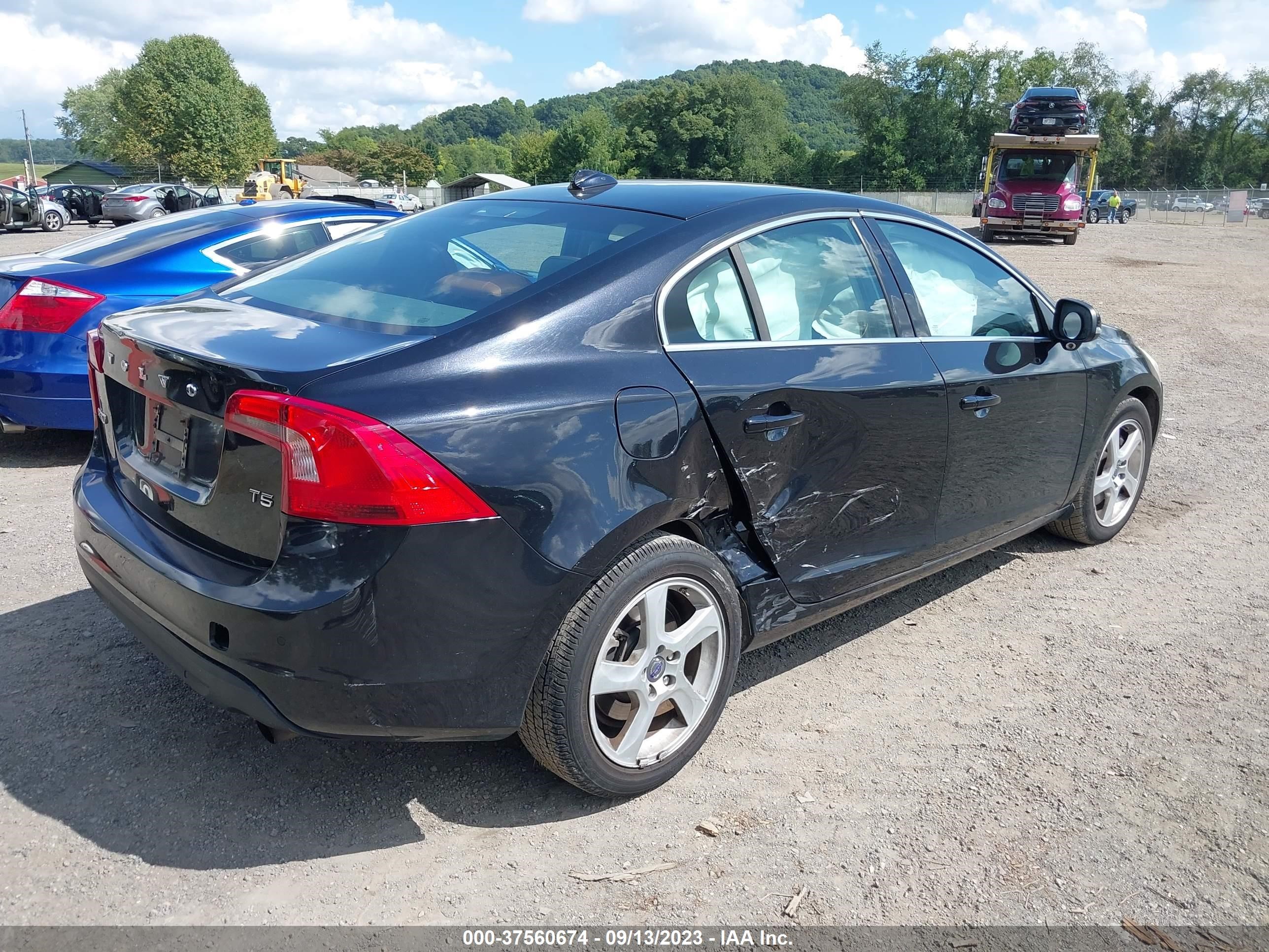 Photo 3 VIN: YV1622FS8C2133133 - VOLVO S60 