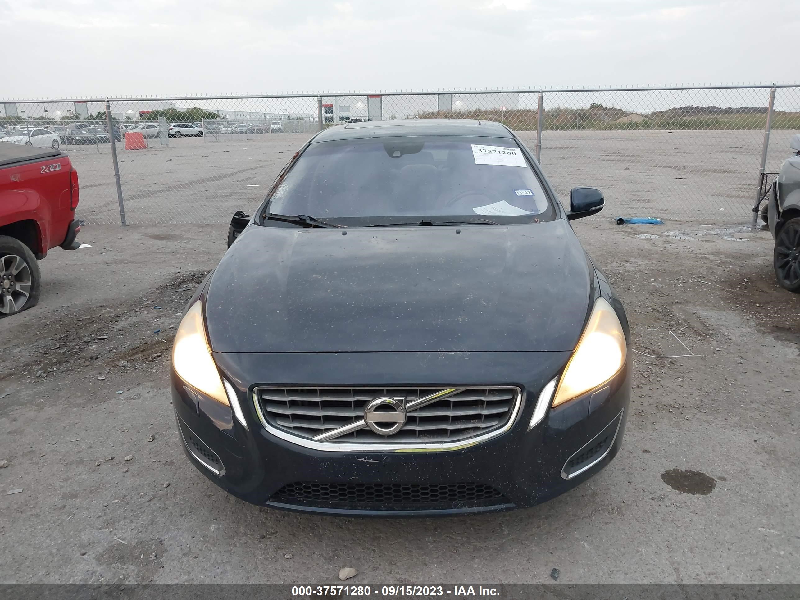 Photo 11 VIN: YV1622FS9C2045823 - VOLVO S60 