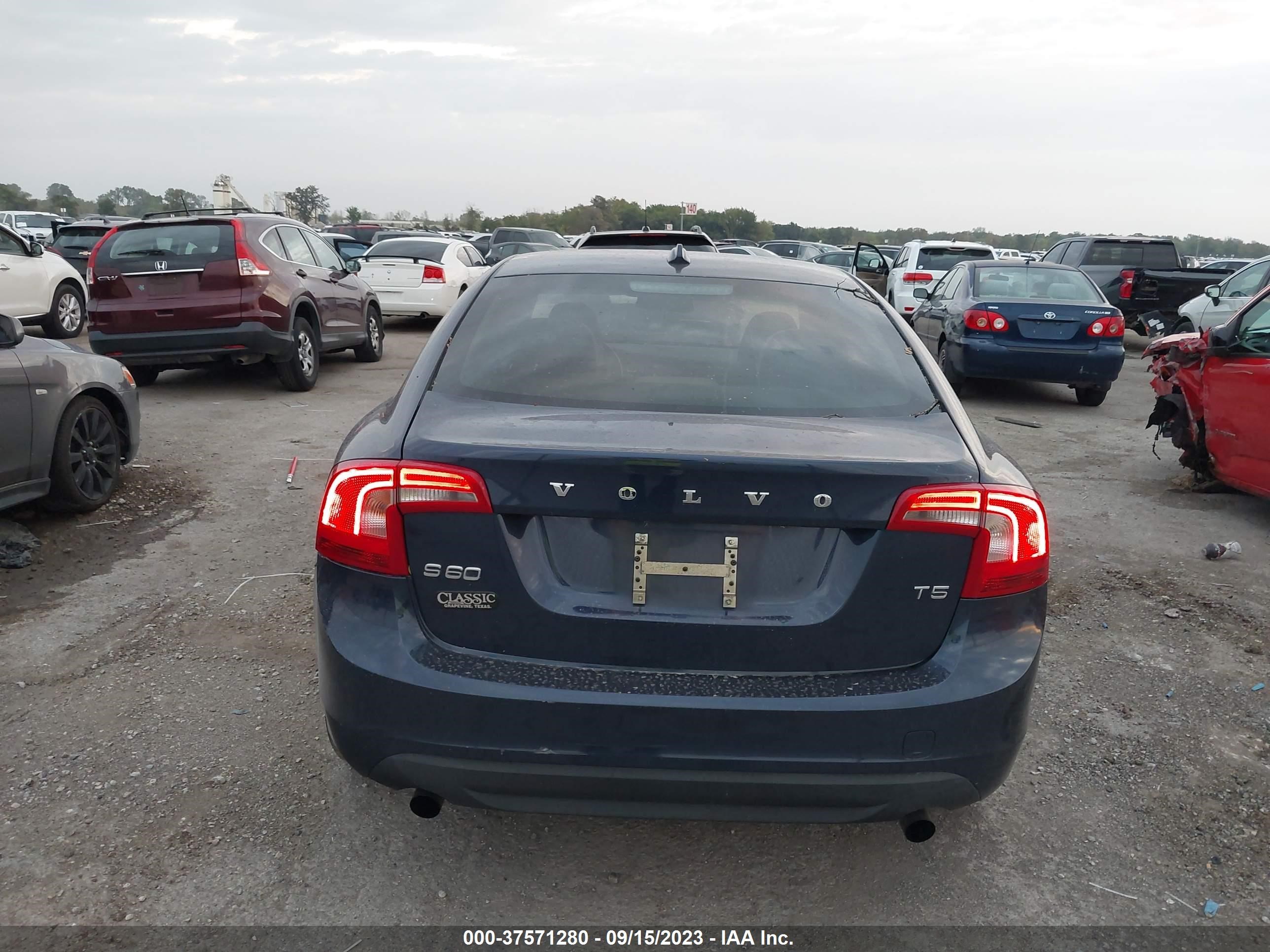 Photo 15 VIN: YV1622FS9C2045823 - VOLVO S60 