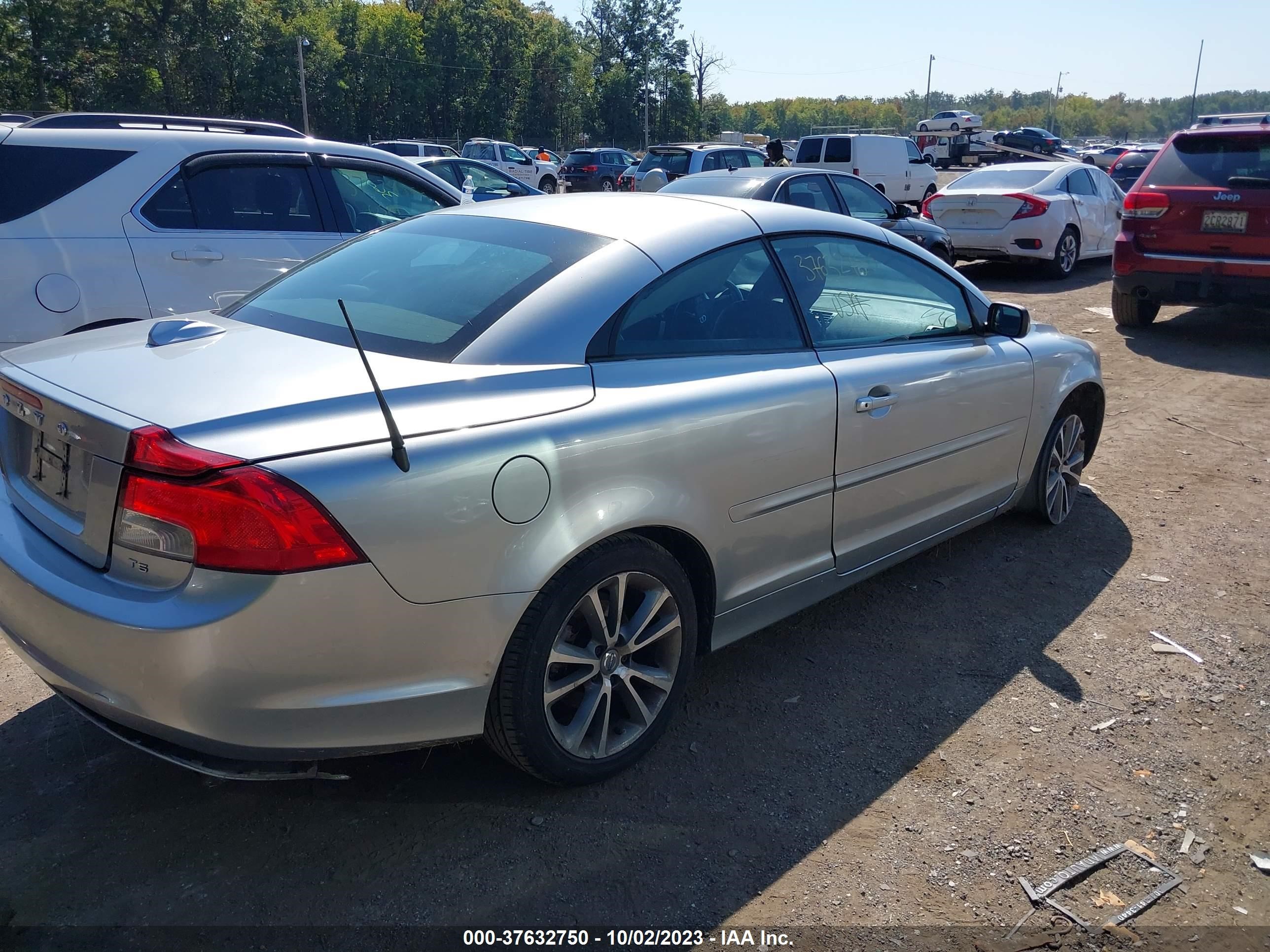 Photo 3 VIN: YV1672MC7BJ109939 - VOLVO C70 