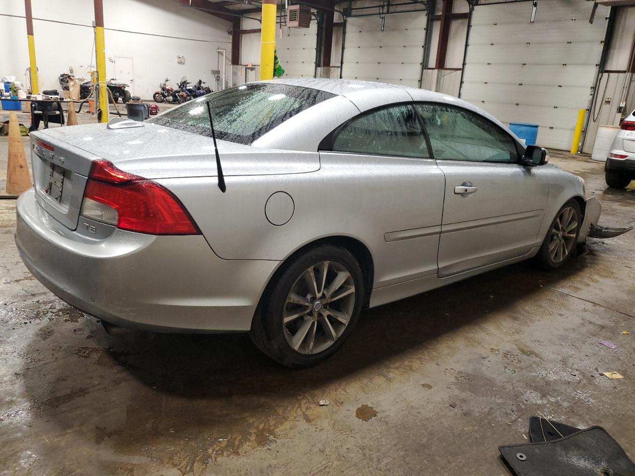 Photo 2 VIN: YV1672MCXCJ125070 - VOLVO C70 