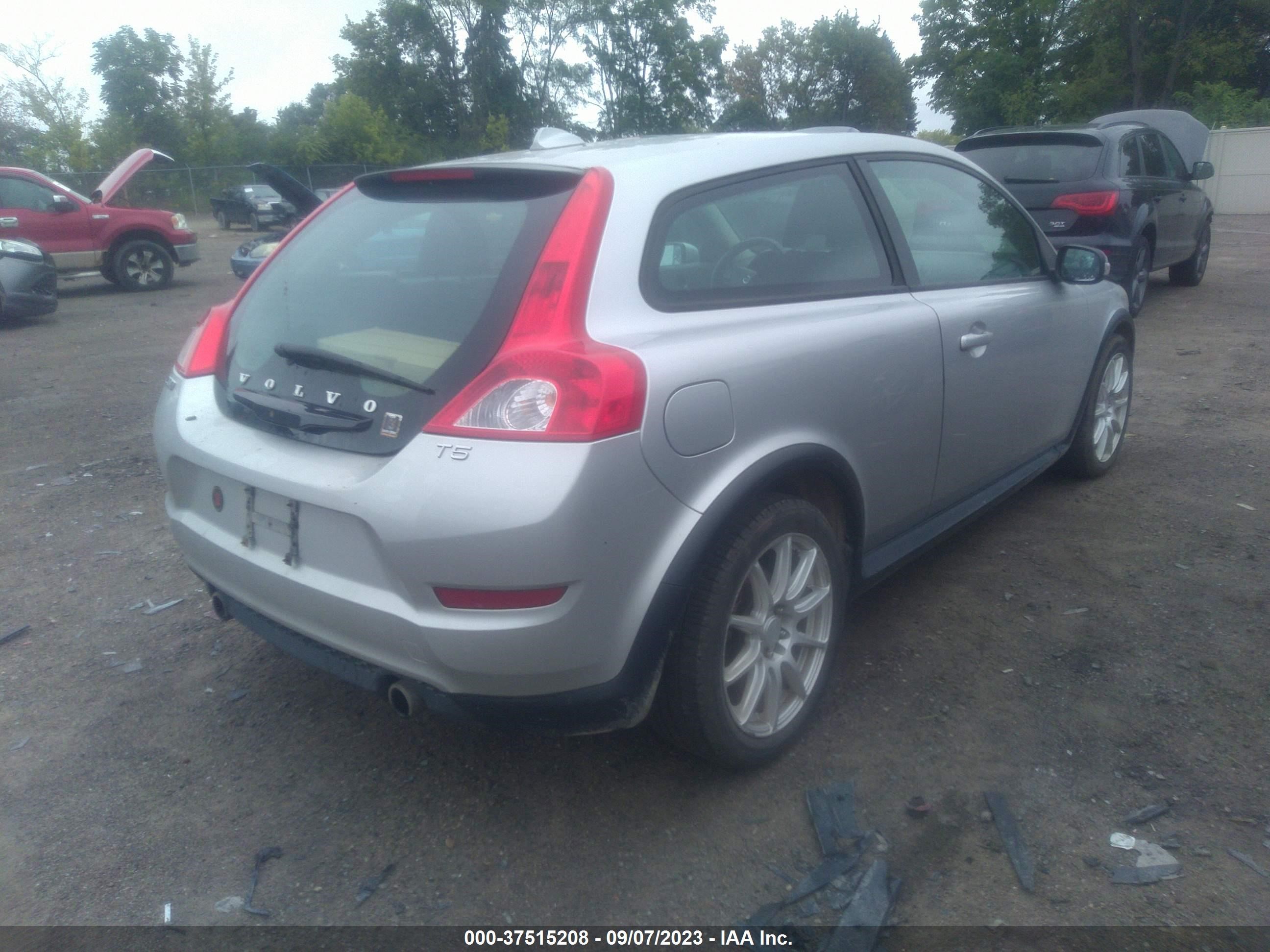 Photo 3 VIN: YV1672MK2B2234560 - VOLVO C30 