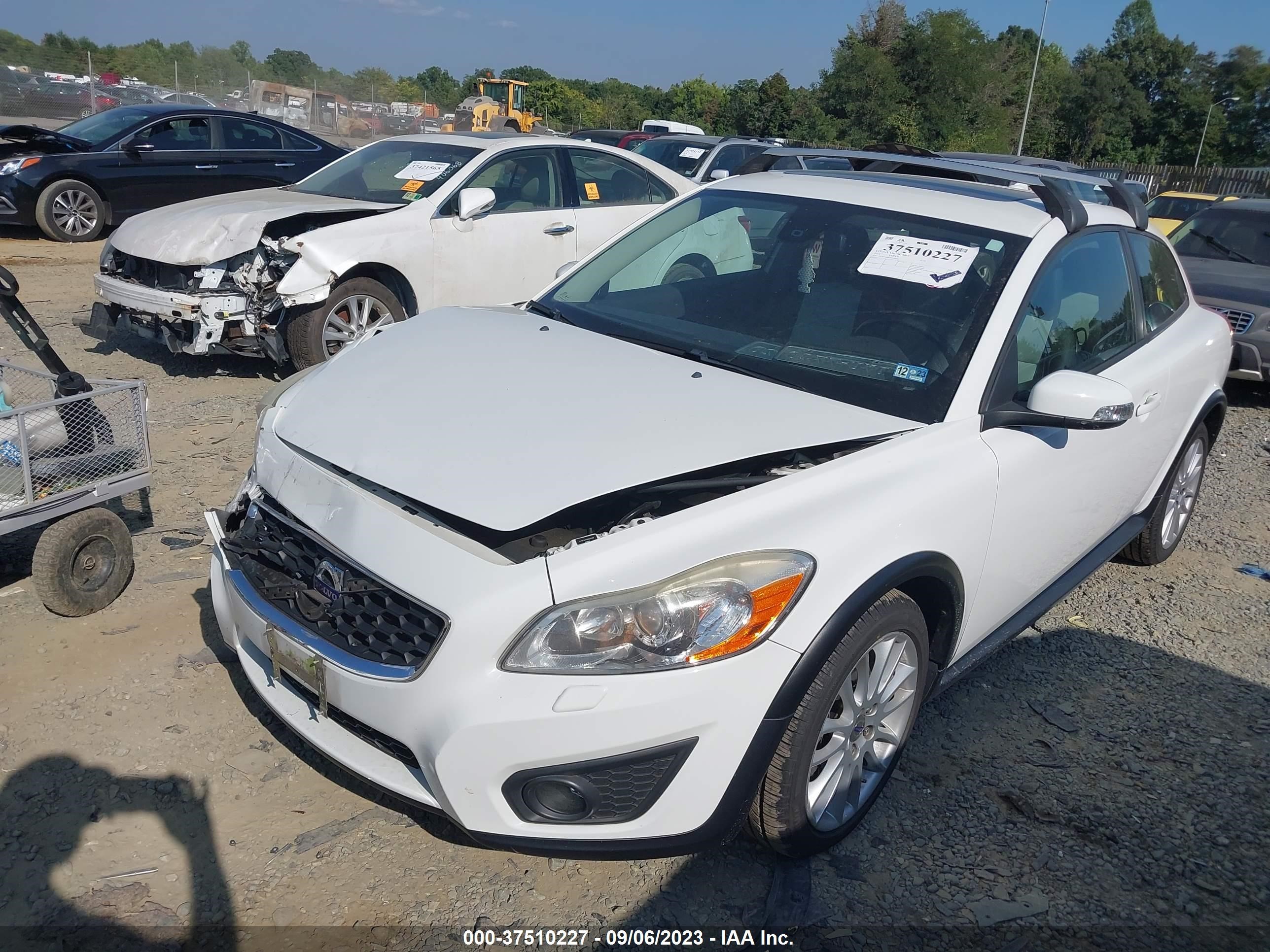 Photo 1 VIN: YV1672MK2B2243386 - VOLVO C30 