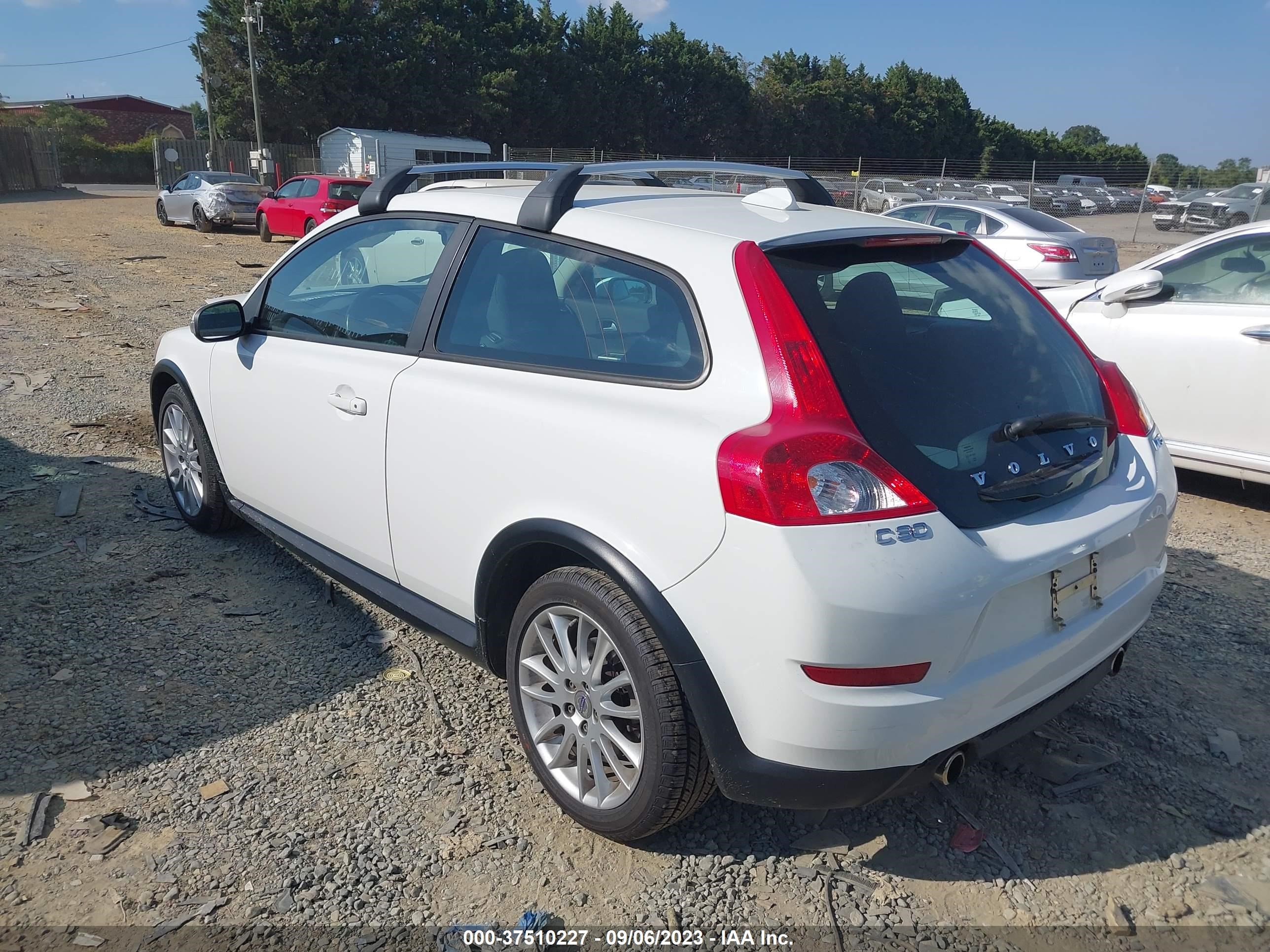 Photo 2 VIN: YV1672MK2B2243386 - VOLVO C30 