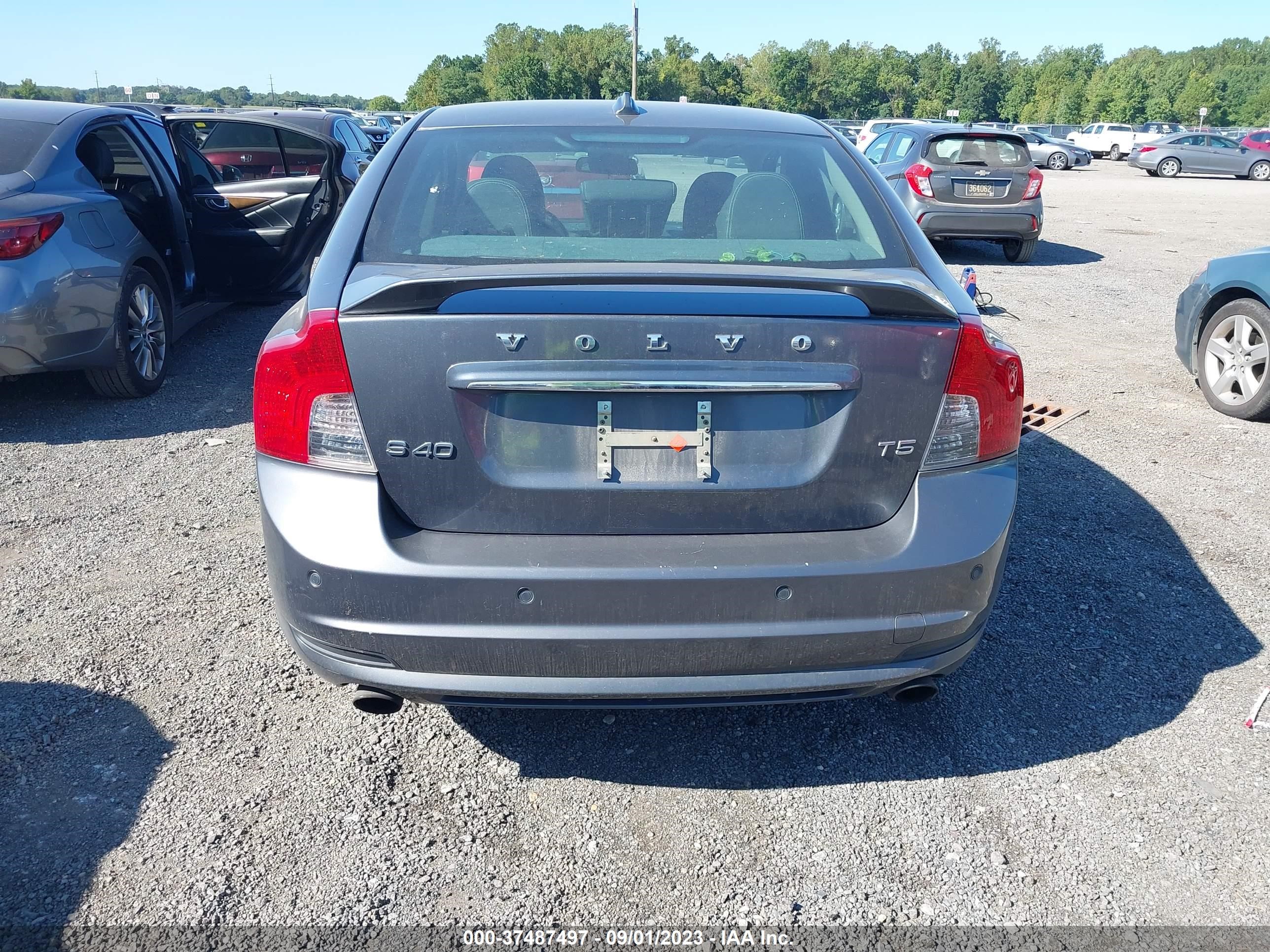 Photo 15 VIN: YV1672MS9B2549467 - VOLVO S40 