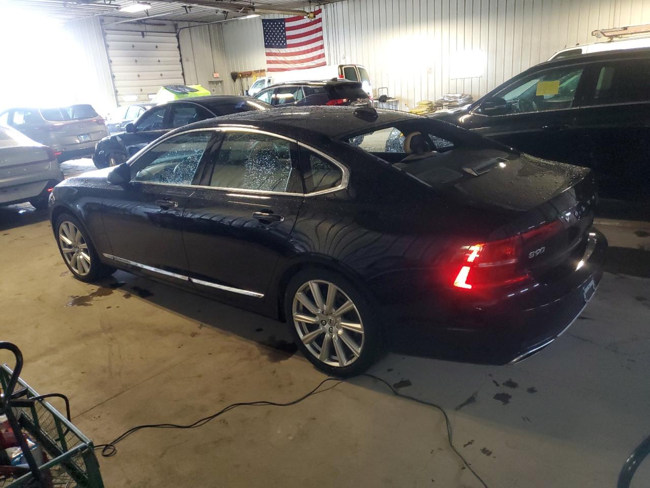 Photo 1 VIN: YV1A22ML6H1017402 - VOLVO S90 