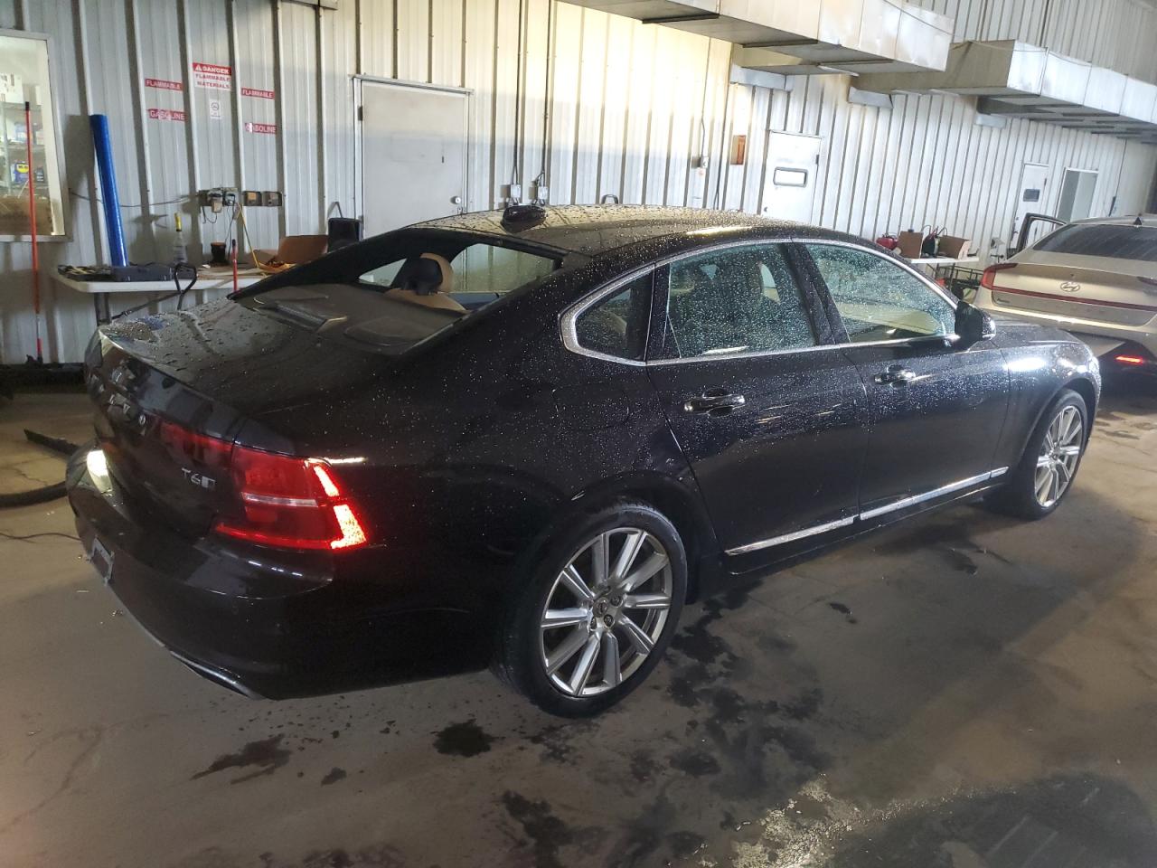 Photo 2 VIN: YV1A22ML6H1017402 - VOLVO S90 