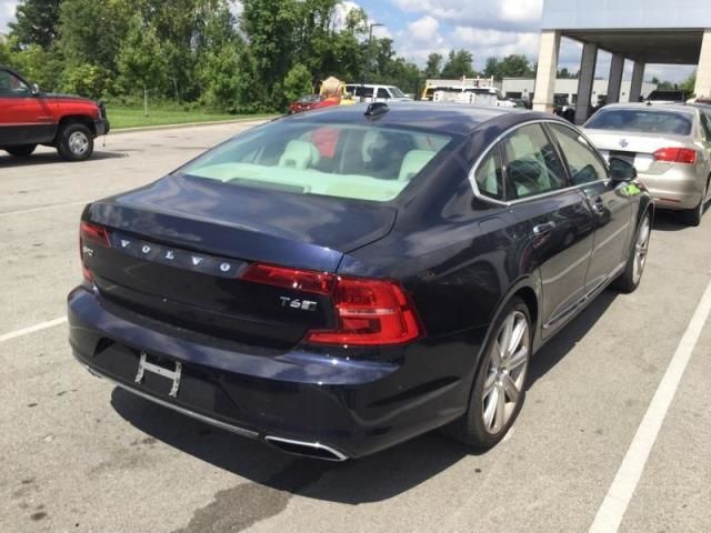 Photo 3 VIN: YV1A22ML7H1004951 - VOLVO S90 