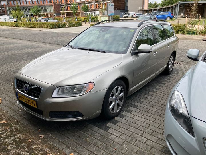 Photo 1 VIN: YV1BW84A1C1226475 - VOLVO V70 