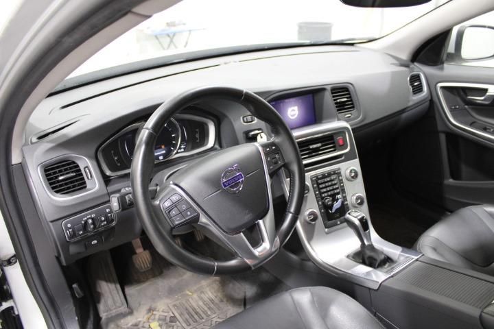 Photo 10 VIN: YV1FW74C1J2386890 - VOLVO V60 ESTATE 