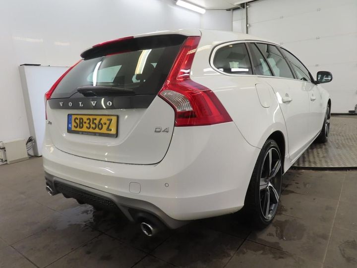 Photo 2 VIN: YV1FWA8C1J2396267 - VOLVO V60 