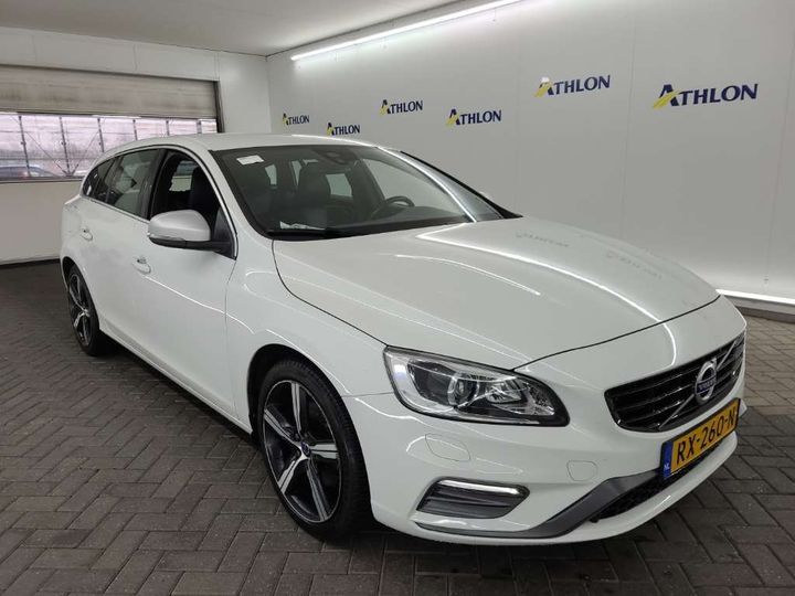 Photo 2 VIN: YV1FWA8C1J2398757 - VOLVO V60 