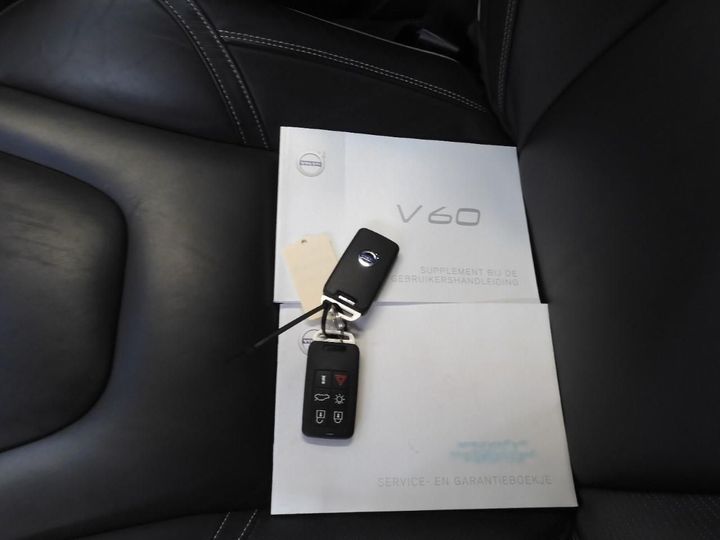 Photo 10 VIN: YV1FWA8C1J2404994 - VOLVO V60 