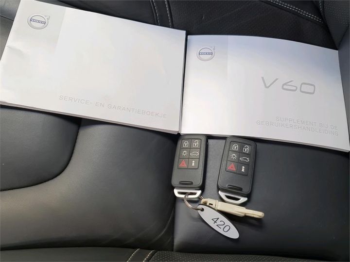 Photo 9 VIN: YV1FWA8C1J2410694 - VOLVO V60 