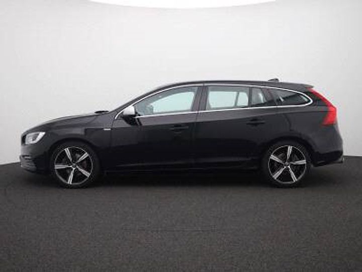 Photo 2 VIN: YV1FWA8C1J2411479 - VOLVO V60 