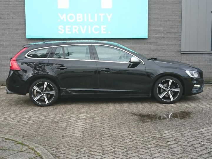 Photo 4 VIN: YV1FWA8C1J2411768 - VOLVO V60 