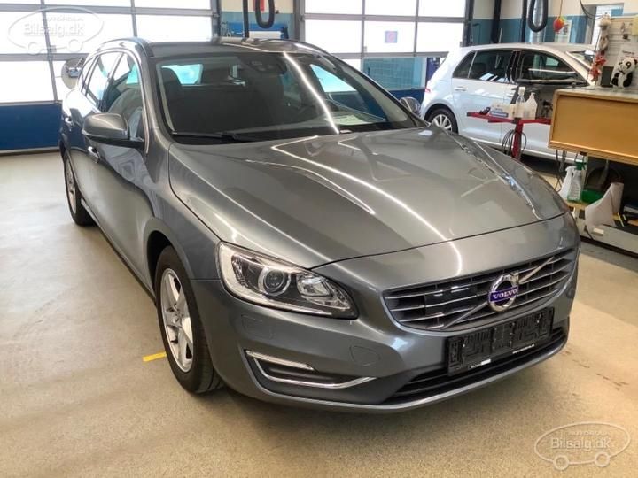 Photo 2 VIN: YV1FWA8CDJ2397006 - VOLVO V60 ESTATE 