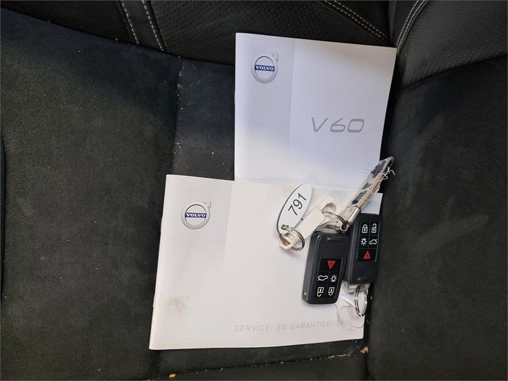 Photo 9 VIN: YV1FWA8CDJ2411252 - VOLVO V60 