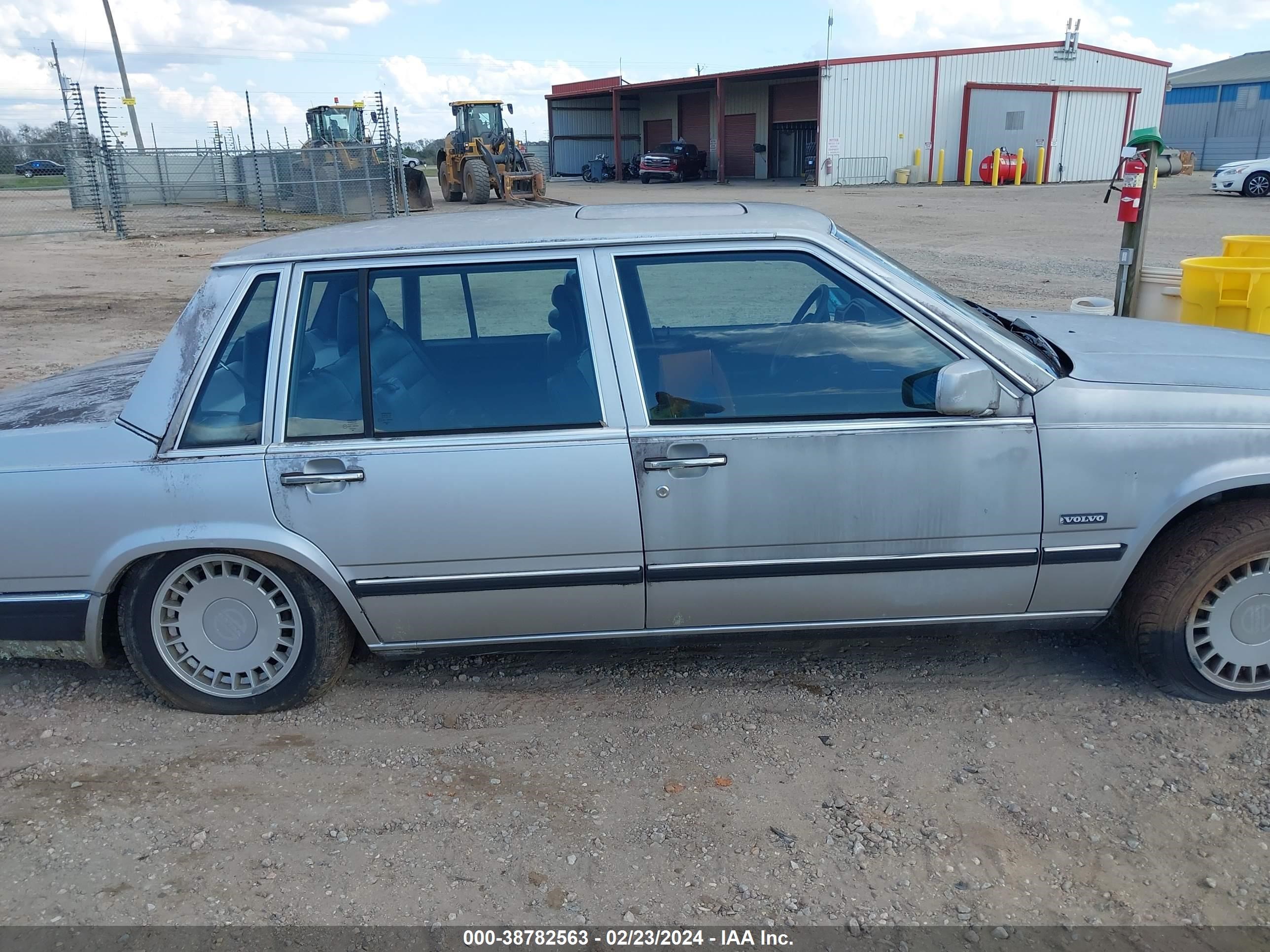 Photo 12 VIN: YV1GA874BJ0049204 - VOLVO 760 