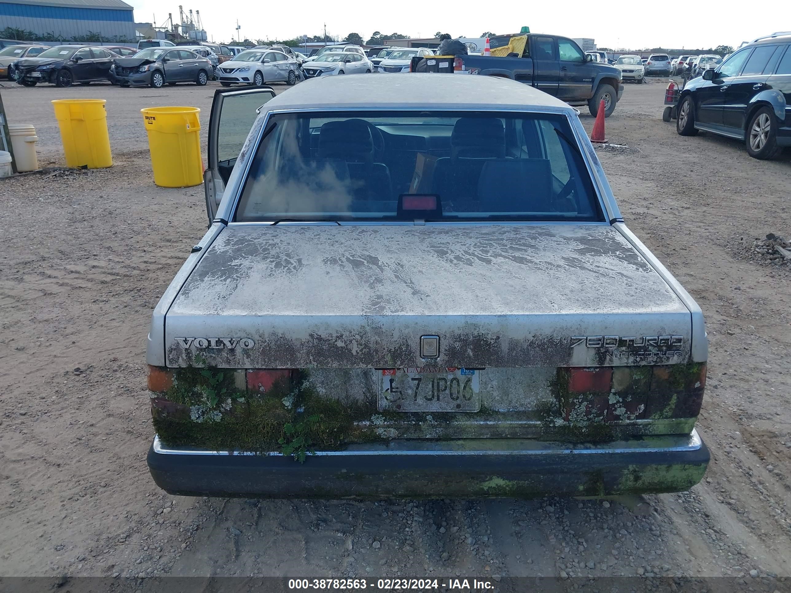 Photo 15 VIN: YV1GA874BJ0049204 - VOLVO 760 