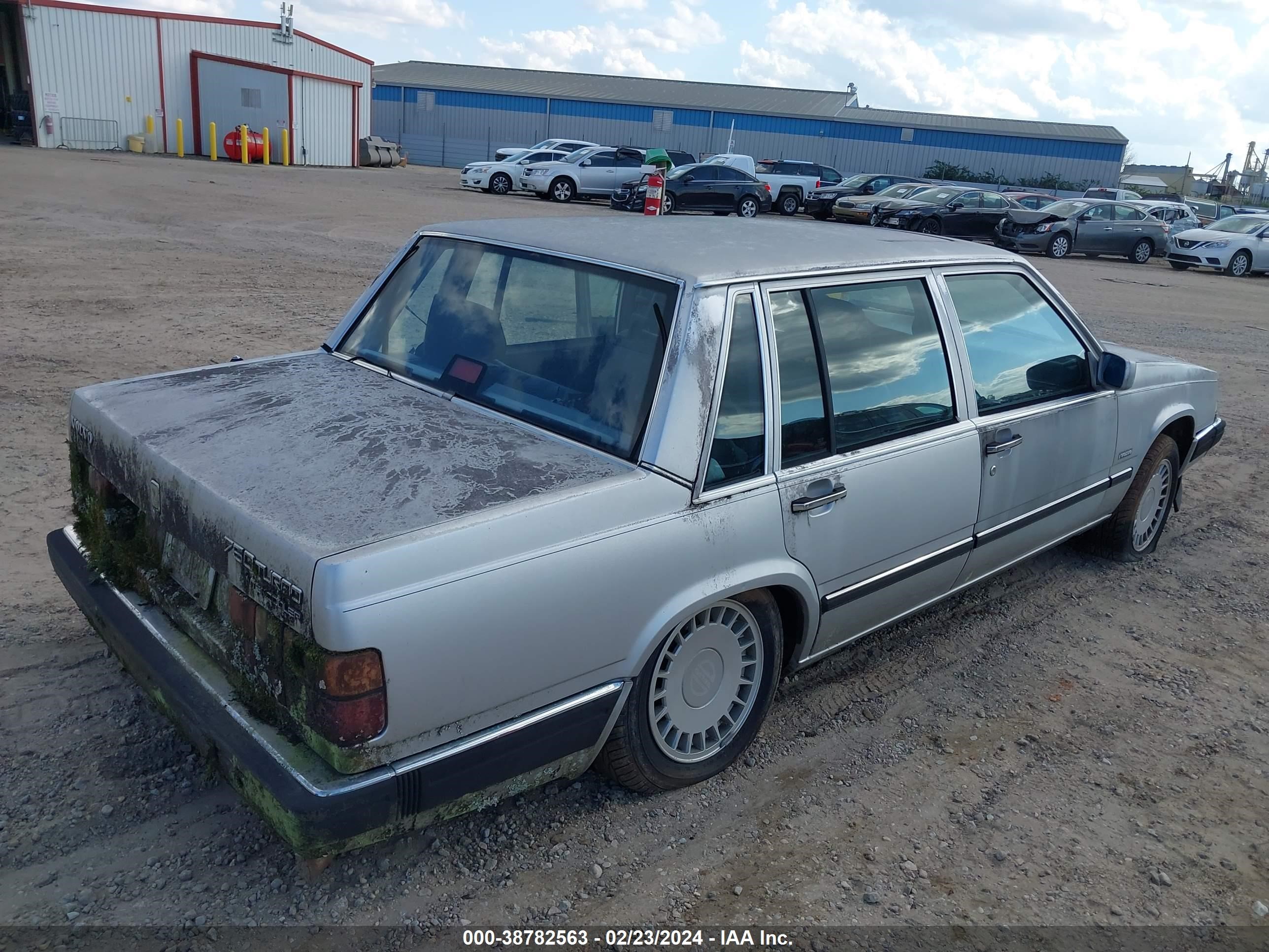 Photo 3 VIN: YV1GA874BJ0049204 - VOLVO 760 