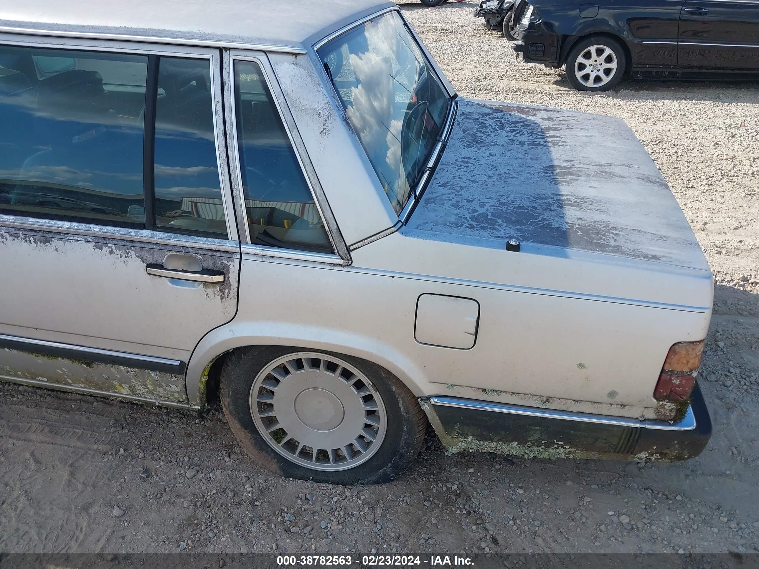 Photo 5 VIN: YV1GA874BJ0049204 - VOLVO 760 