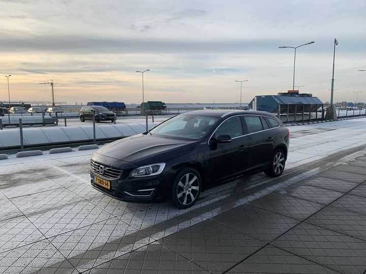 Photo 1 VIN: YV1GWAA50E1177920 - VOLVO V60 