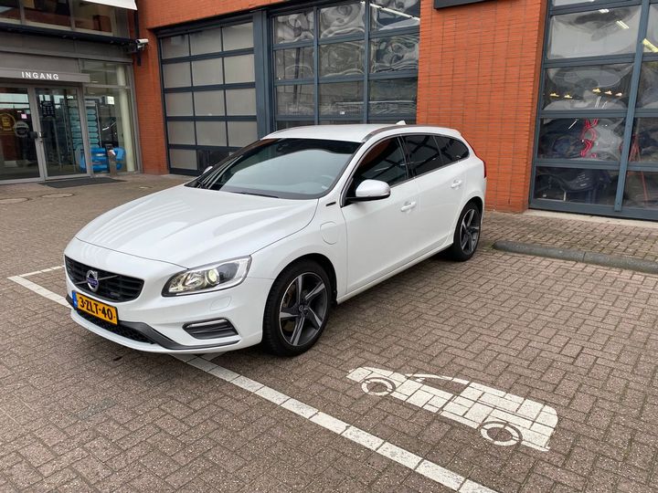 Photo 1 VIN: YV1GWAA50F1256568 - VOLVO V60 