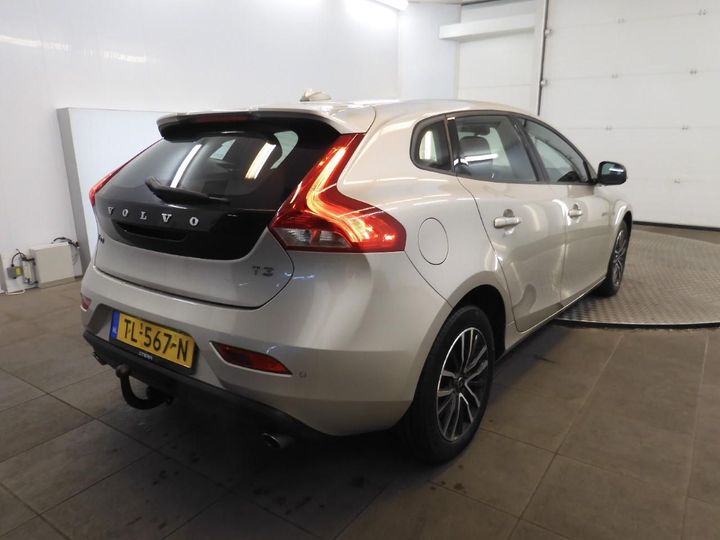 Photo 2 VIN: YV1LFBABDG1557472 - VOLVO V40 