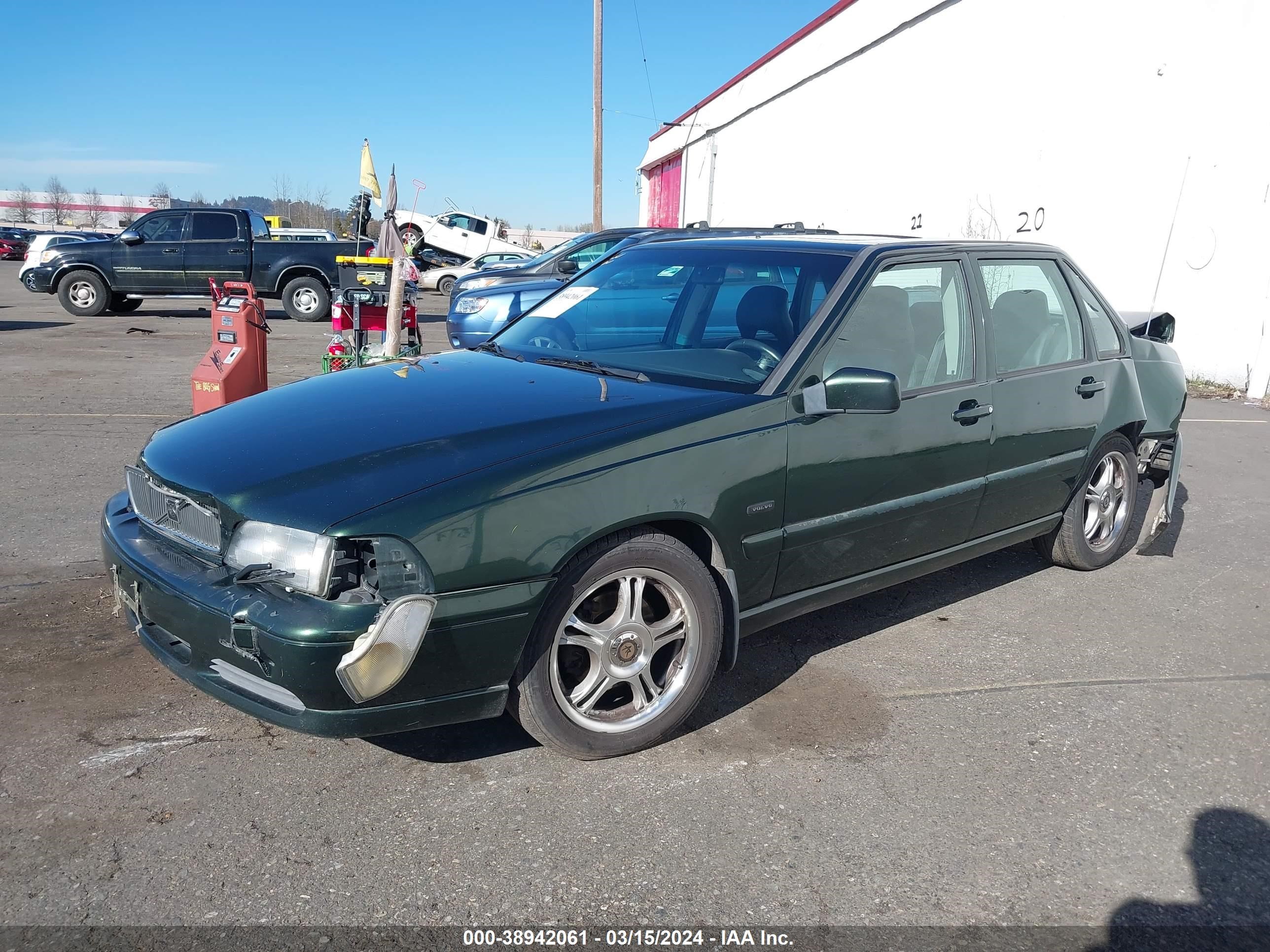 Photo 1 VIN: YV1LS5345W1446810 - VOLVO S70 