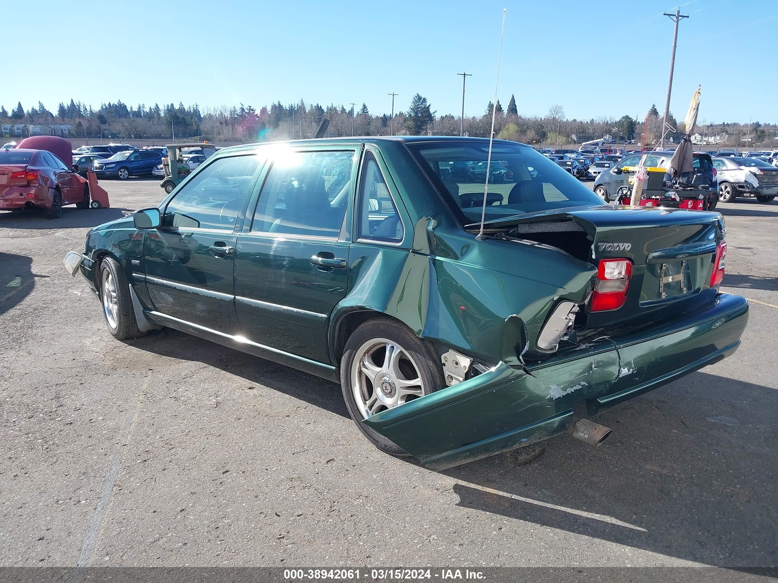 Photo 2 VIN: YV1LS5345W1446810 - VOLVO S70 