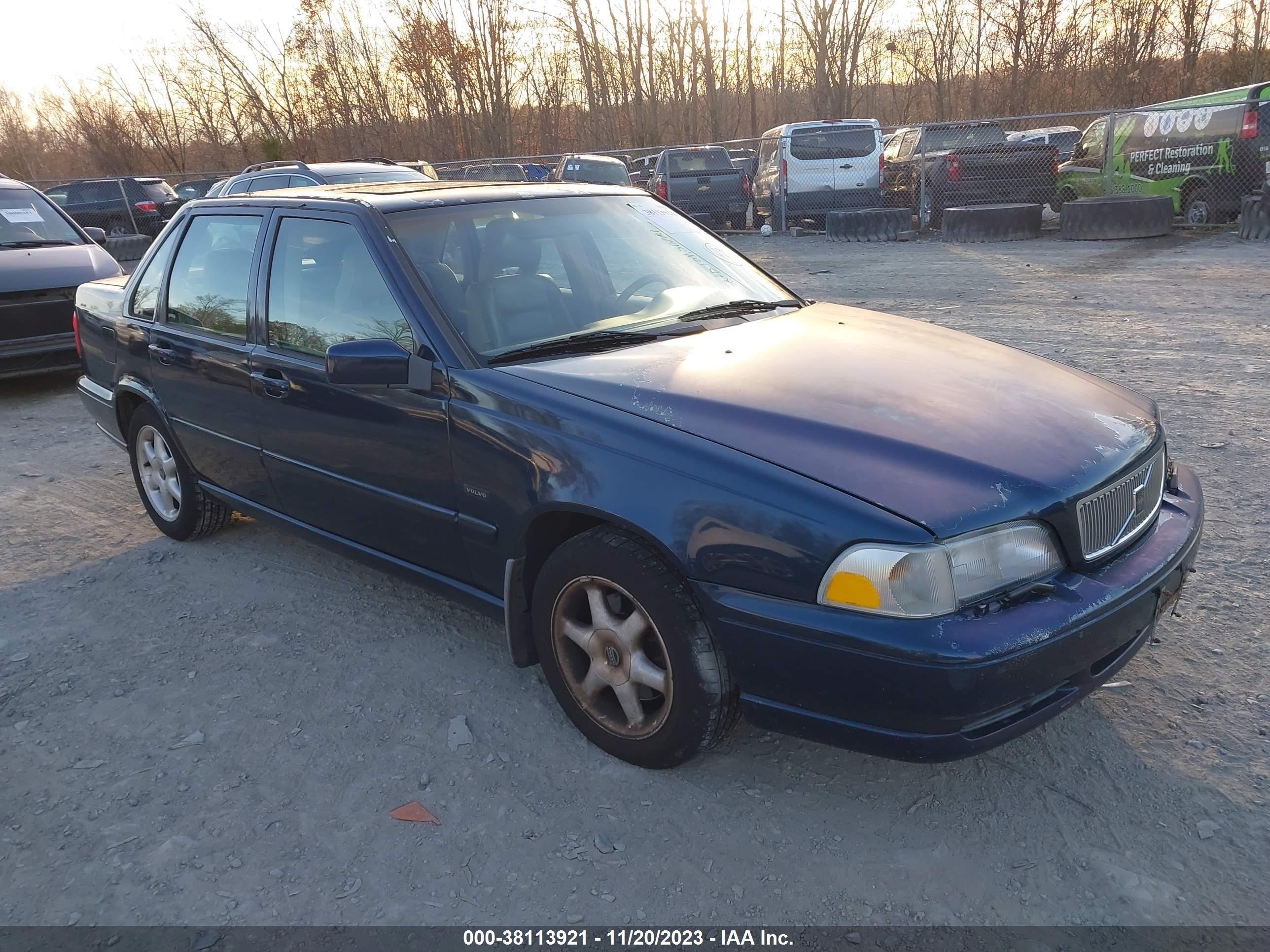 Photo 0 VIN: YV1LS5549W1441428 - VOLVO S70 