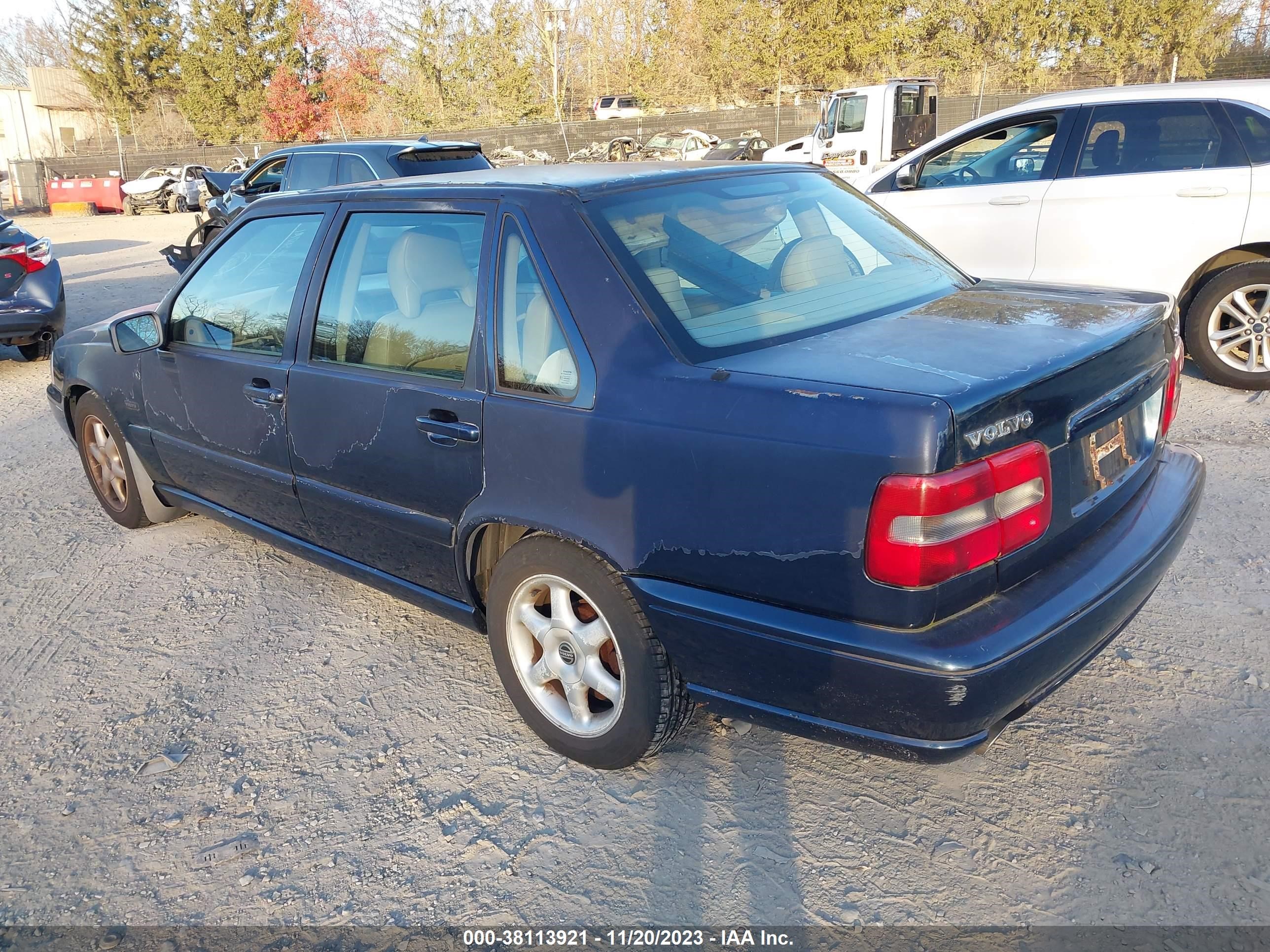 Photo 2 VIN: YV1LS5549W1441428 - VOLVO S70 