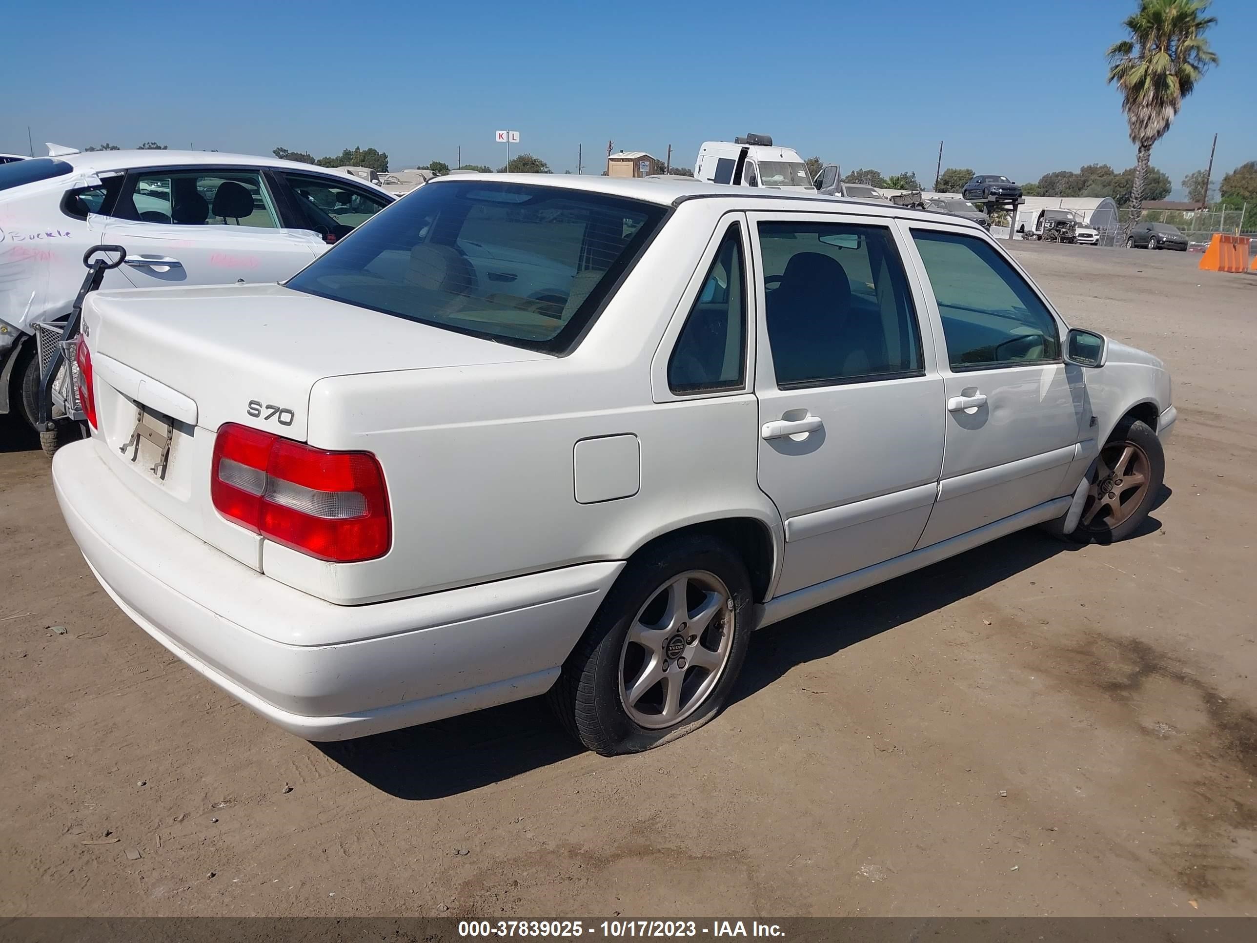 Photo 3 VIN: YV1LS55A1X1589516 - VOLVO S70 