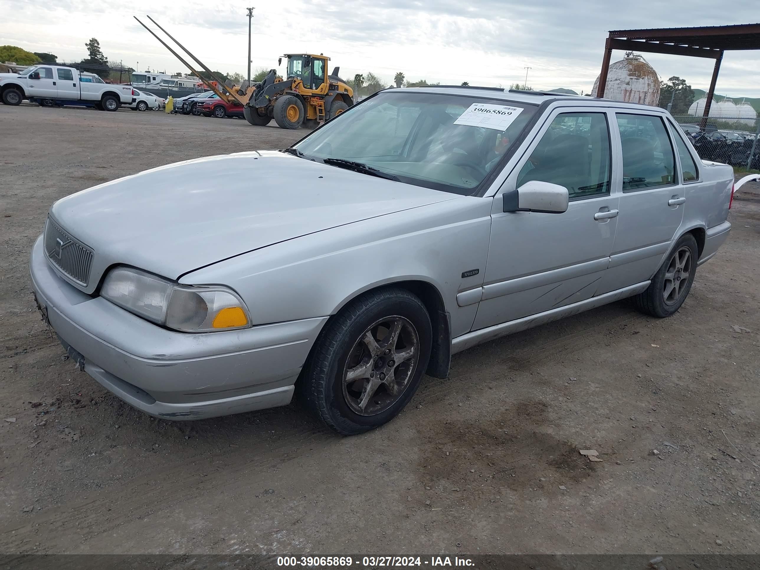 Photo 1 VIN: YV1LS5671W2554812 - VOLVO S70 