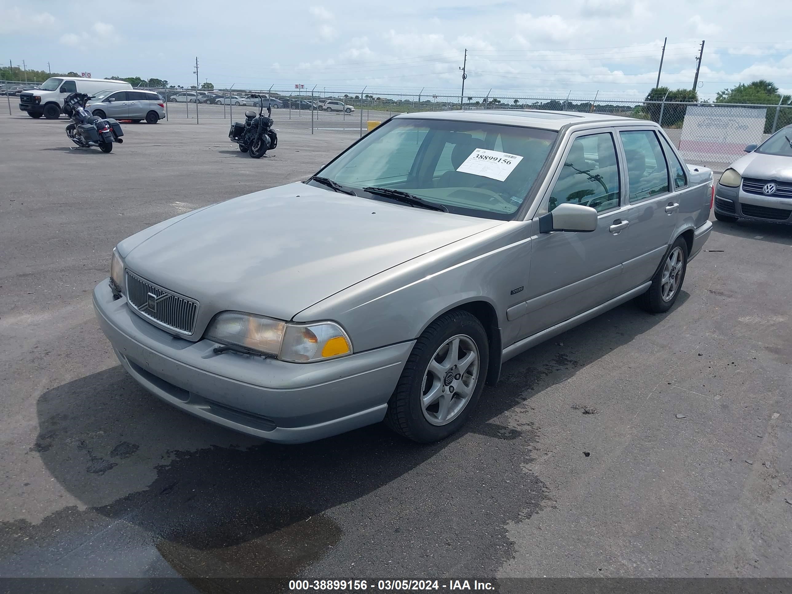 Photo 1 VIN: YV1LS5677W1519598 - VOLVO S70 