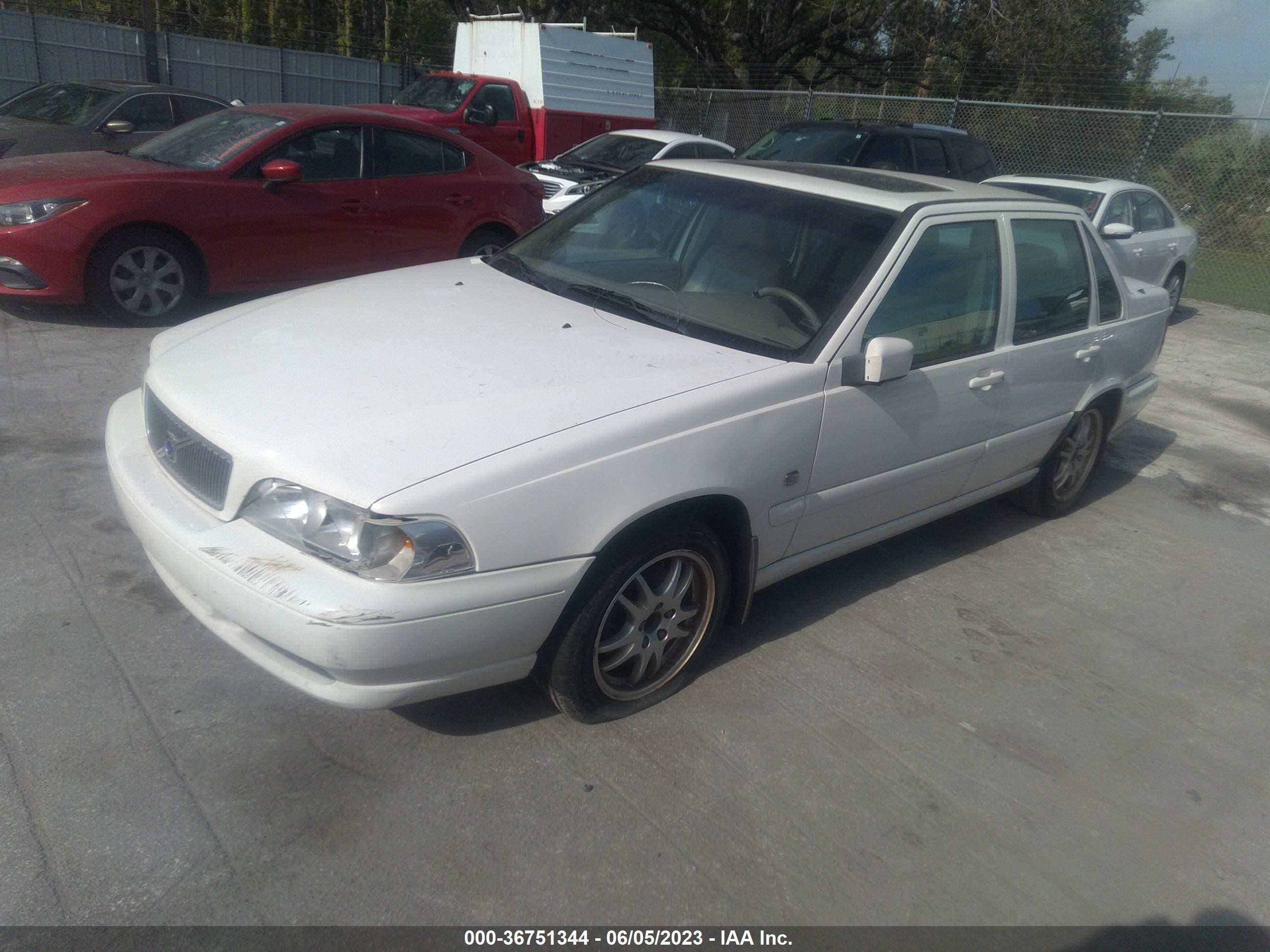 Photo 1 VIN: YV1LS56D0Y2652593 - VOLVO S70 