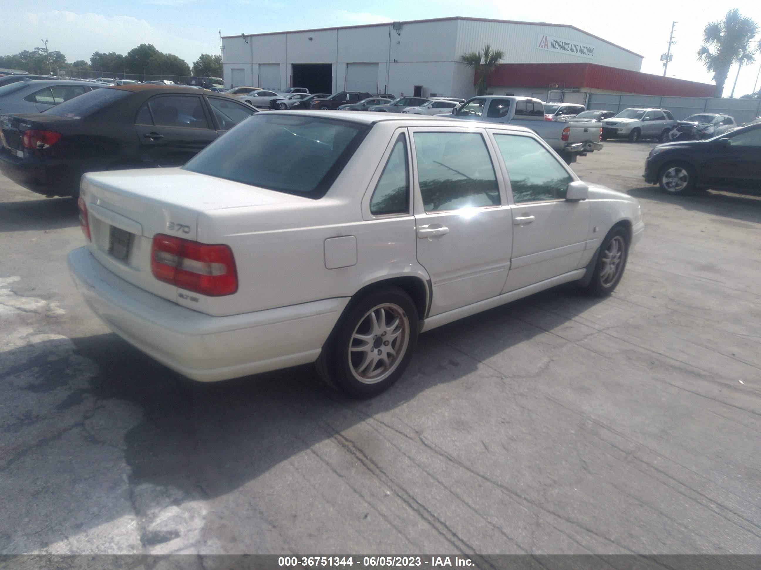 Photo 3 VIN: YV1LS56D0Y2652593 - VOLVO S70 