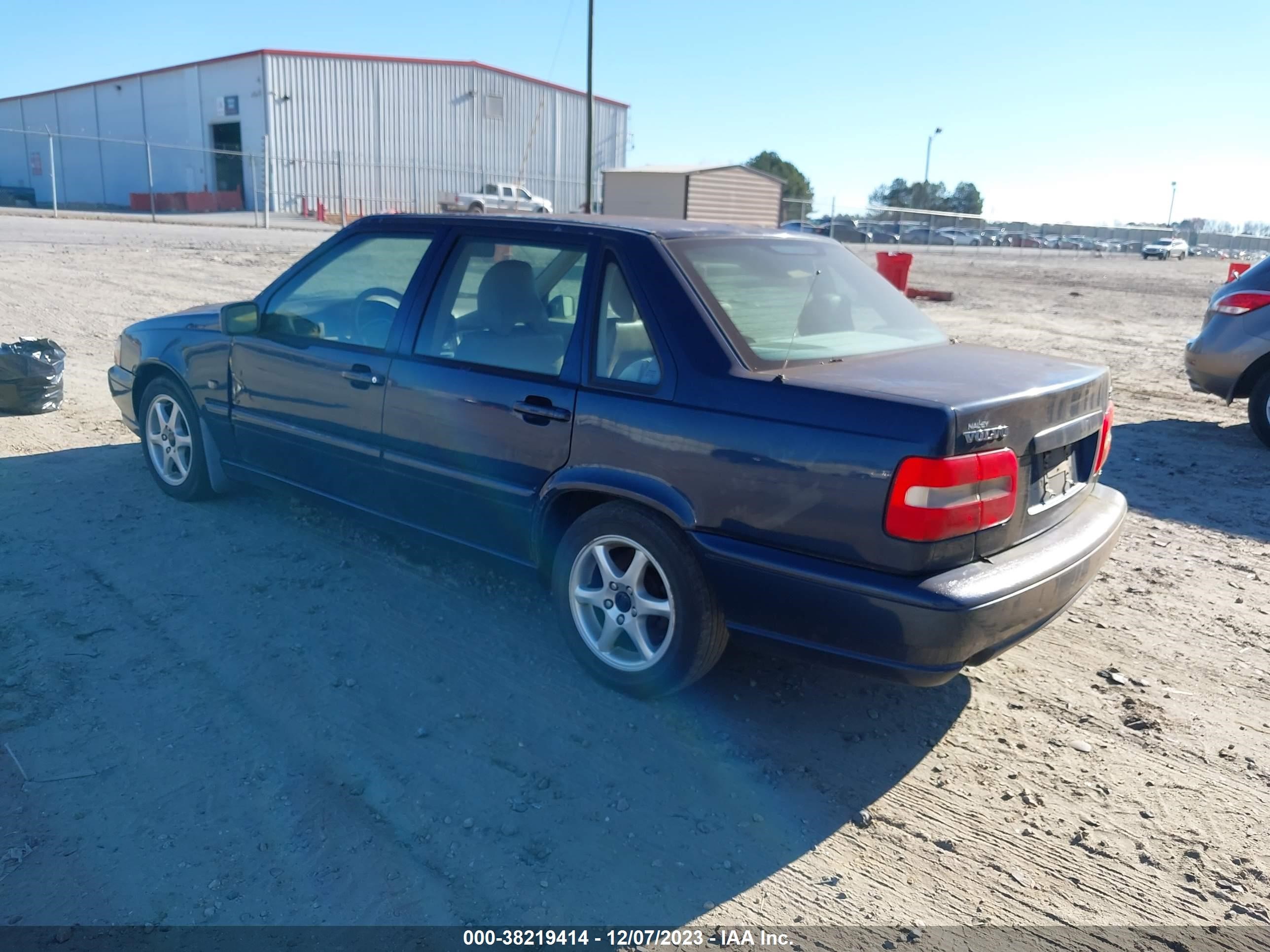 Photo 2 VIN: YV1LS56D1Y2624124 - VOLVO S70 