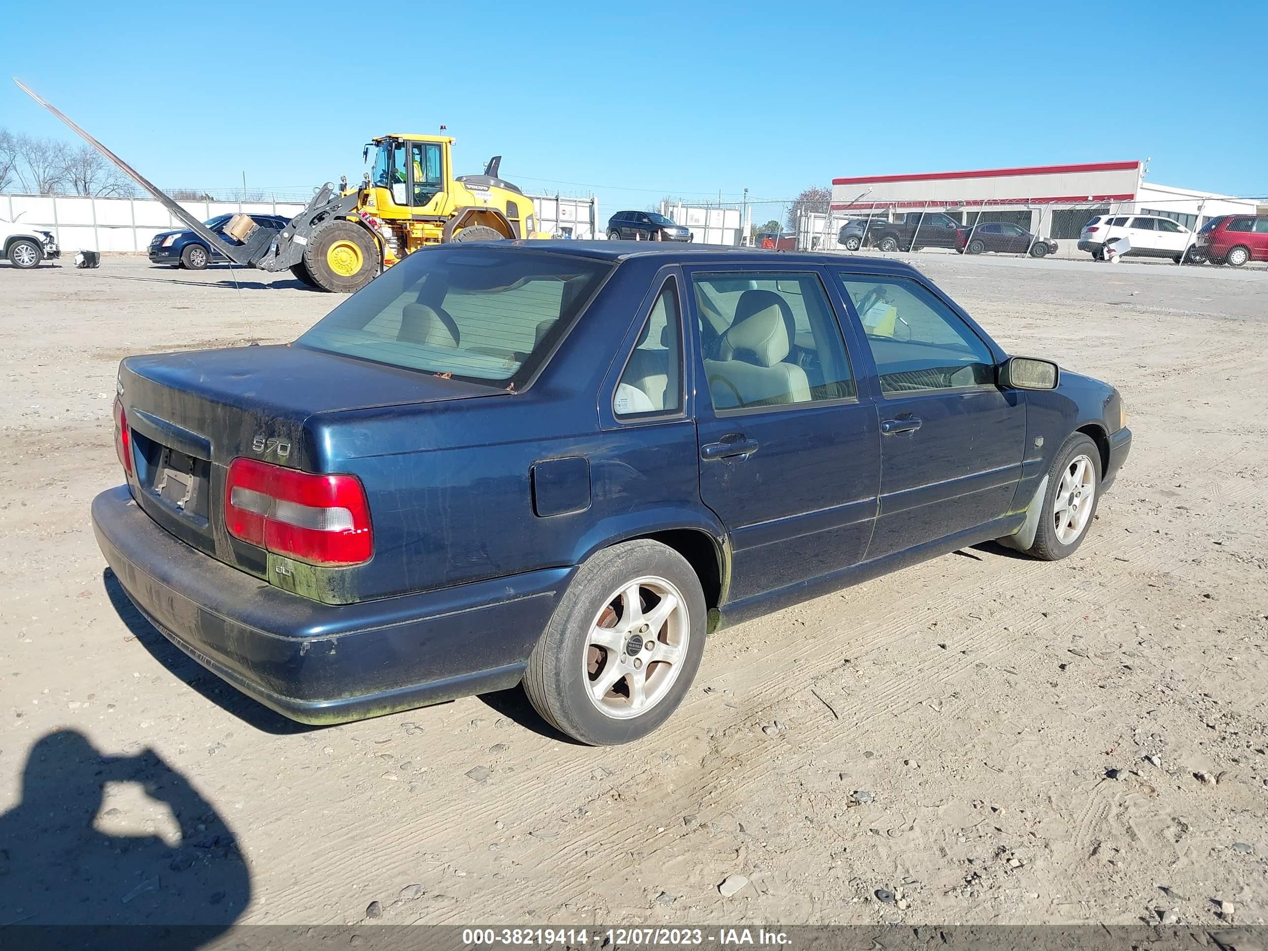 Photo 3 VIN: YV1LS56D1Y2624124 - VOLVO S70 