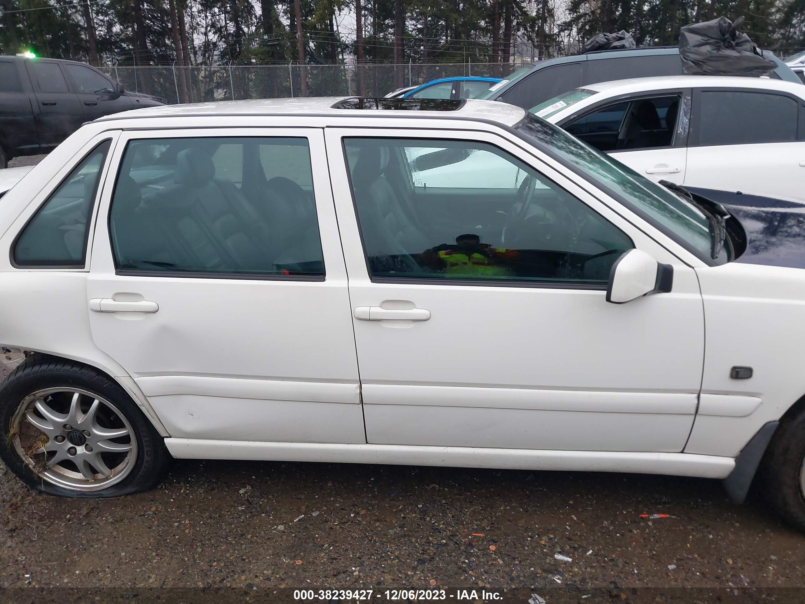 Photo 13 VIN: YV1LS56D2Y2664910 - VOLVO S70 