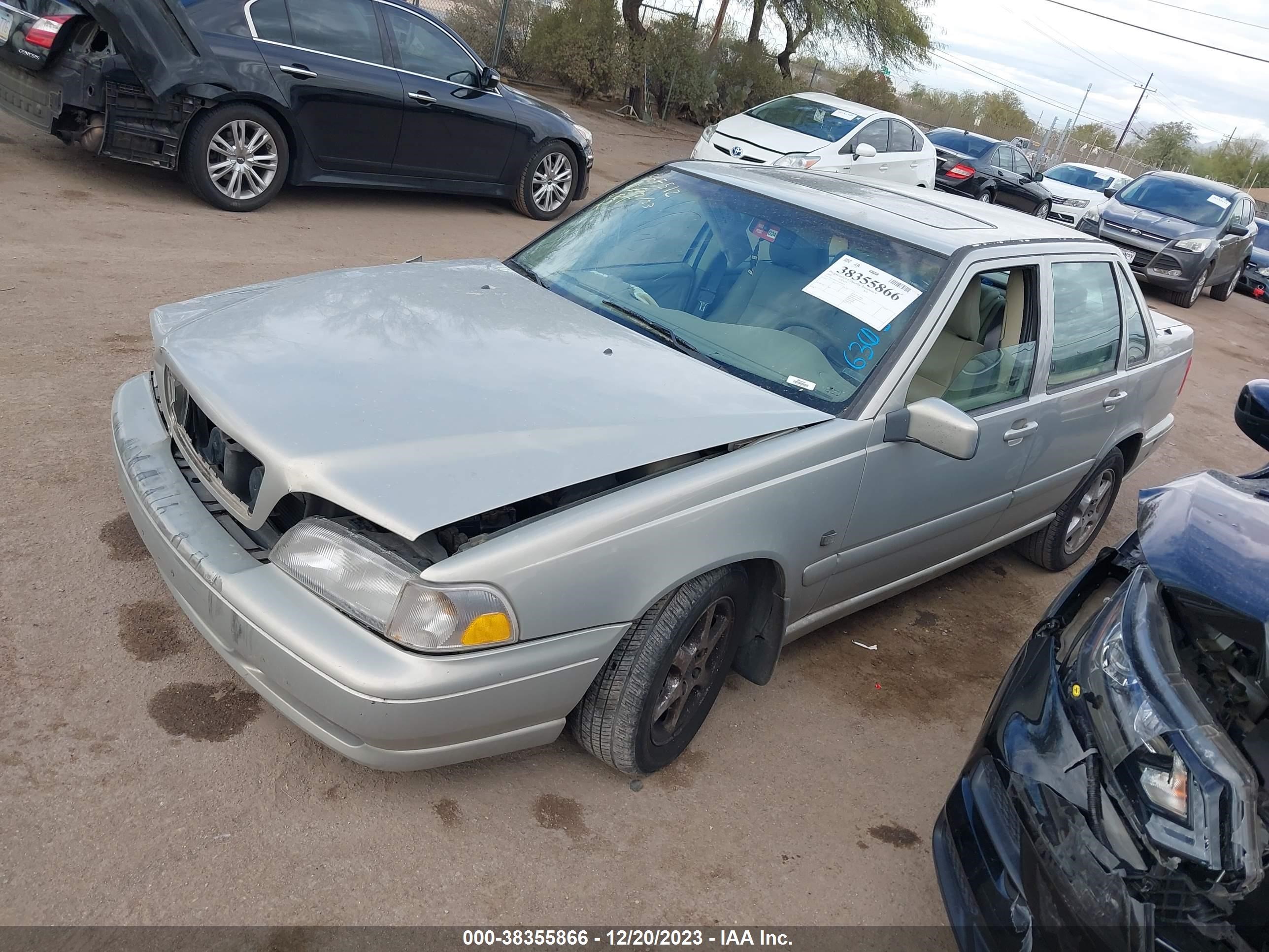 Photo 1 VIN: YV1LS56D7Y2630526 - VOLVO S70 