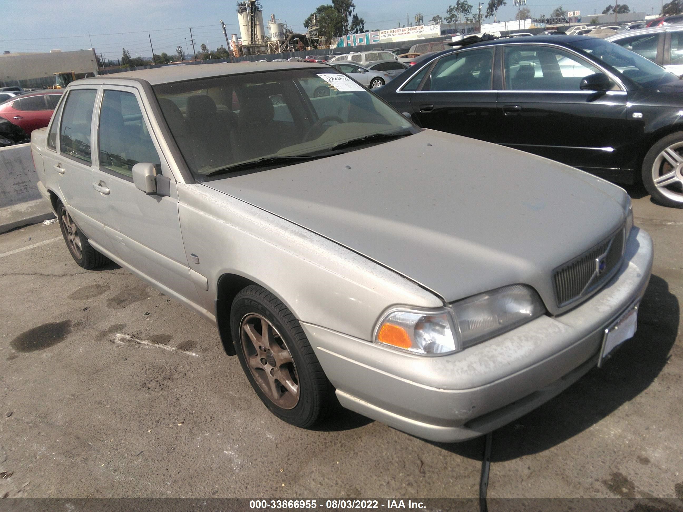 Photo 1 VIN: YV1LS61J4Y2667584 - VOLVO S70 